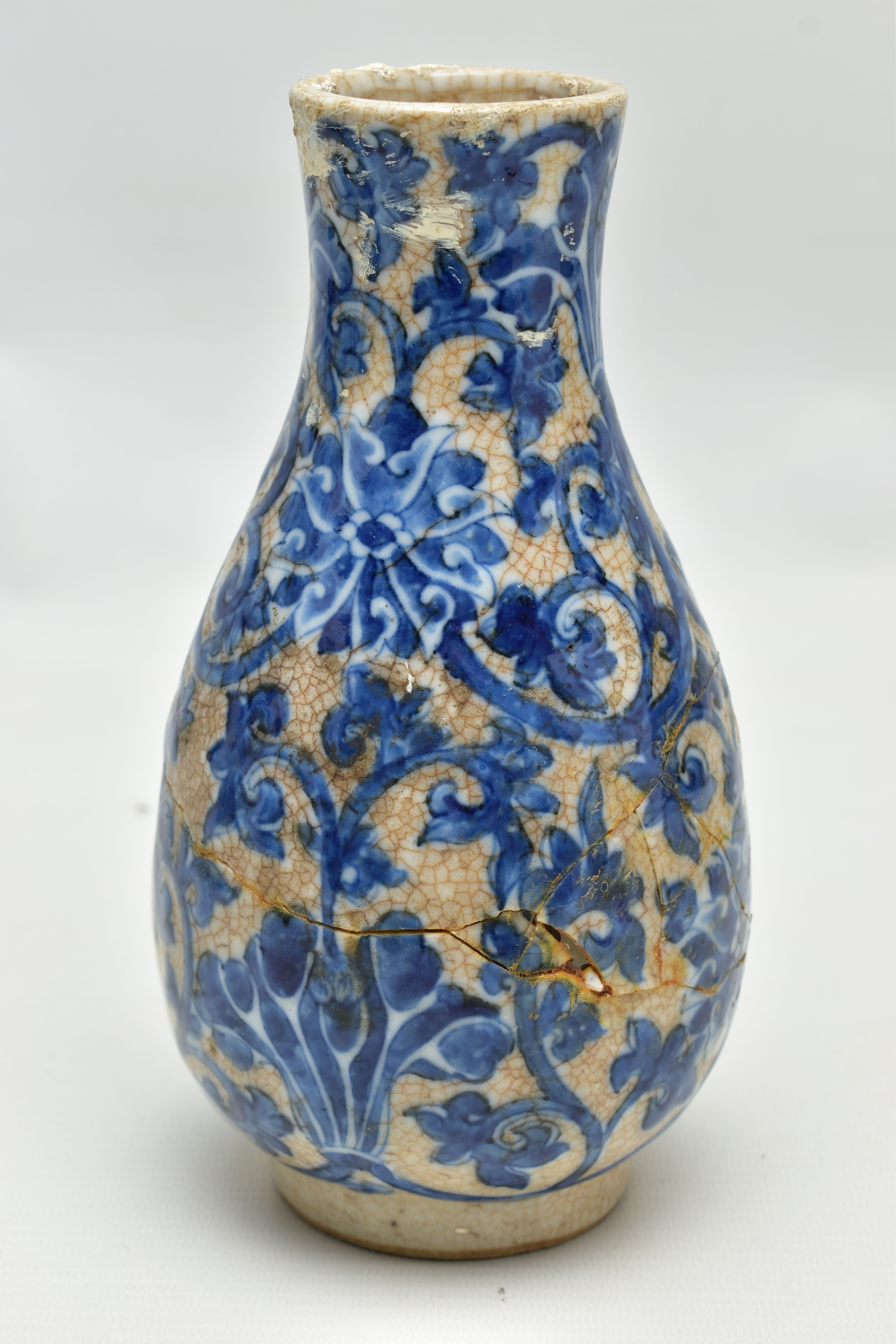 FIVE PIECES OF 19TH CENTURY CHINESE PORCELAIN, comprising two crackle glaze baluster vases, - Image 14 of 17