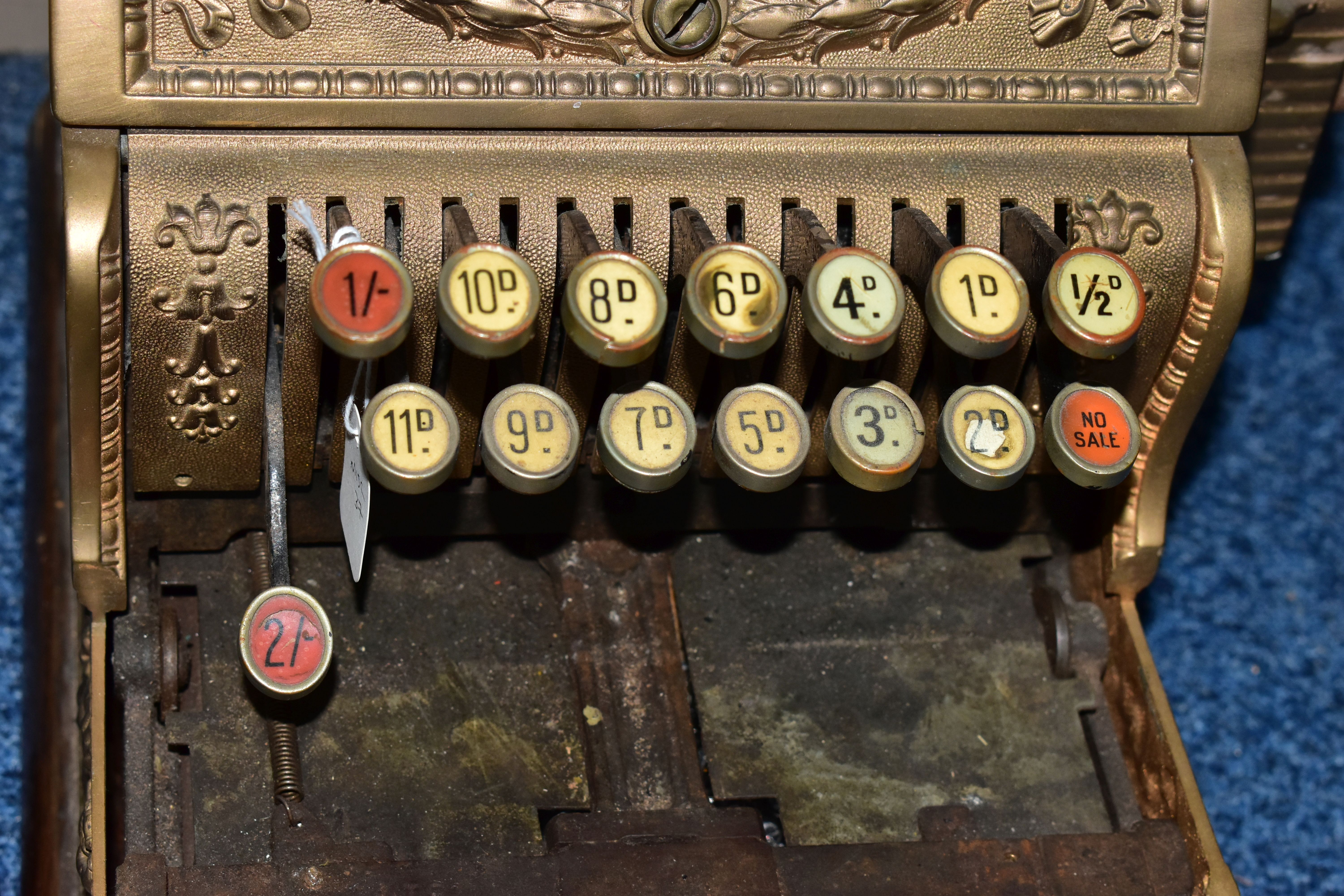 A 20TH CENTURY AMERICAN BRASS CASH REGISTER BY NATIONAL DAYTON OF OHIO, mounted on a wooden - Image 3 of 16