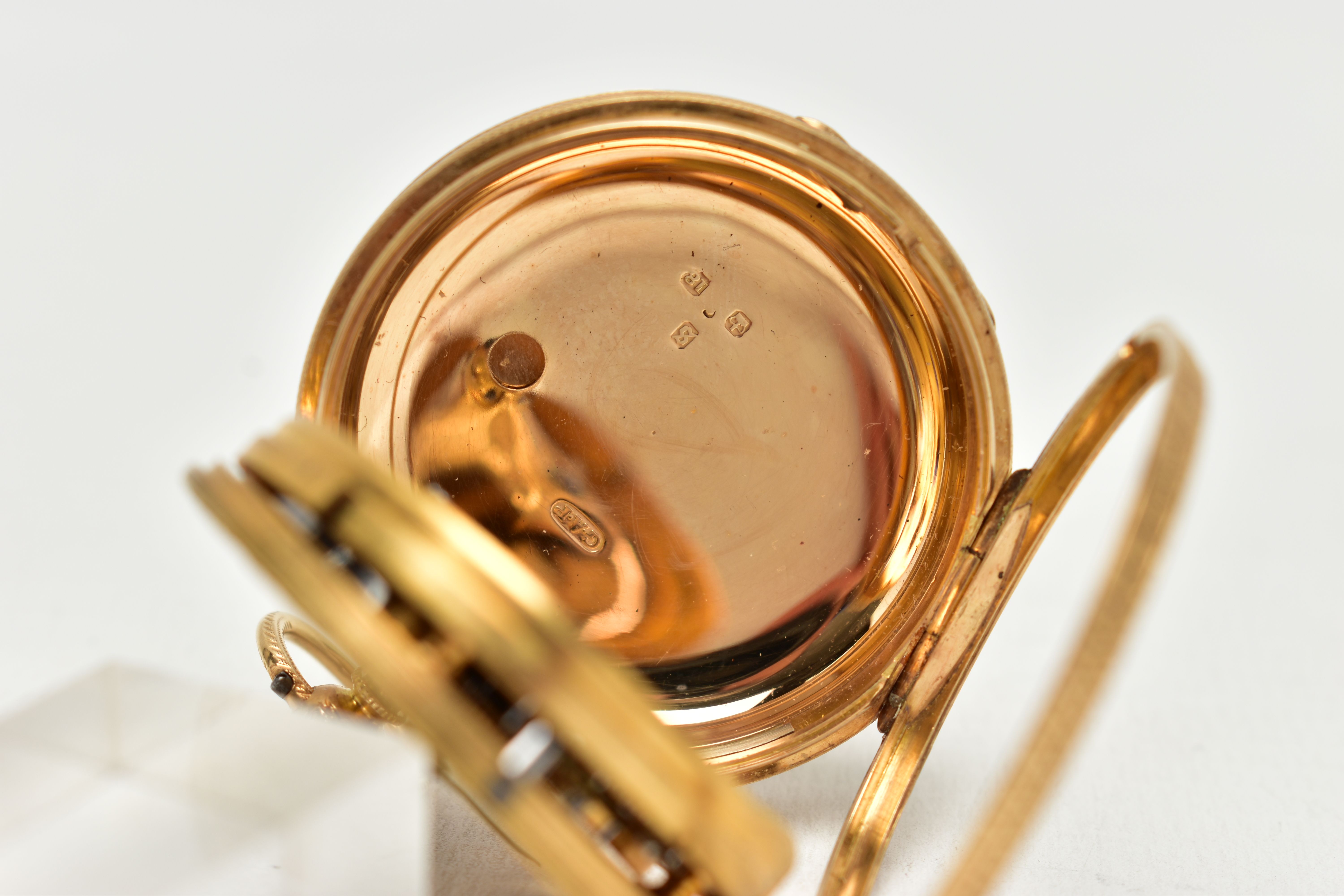 A LATE VICTORIAN 18CT YELLOW GOLD KEY WOUND OPEN FACE POCKET WATCH, the foliate gilt dial, with - Image 4 of 5