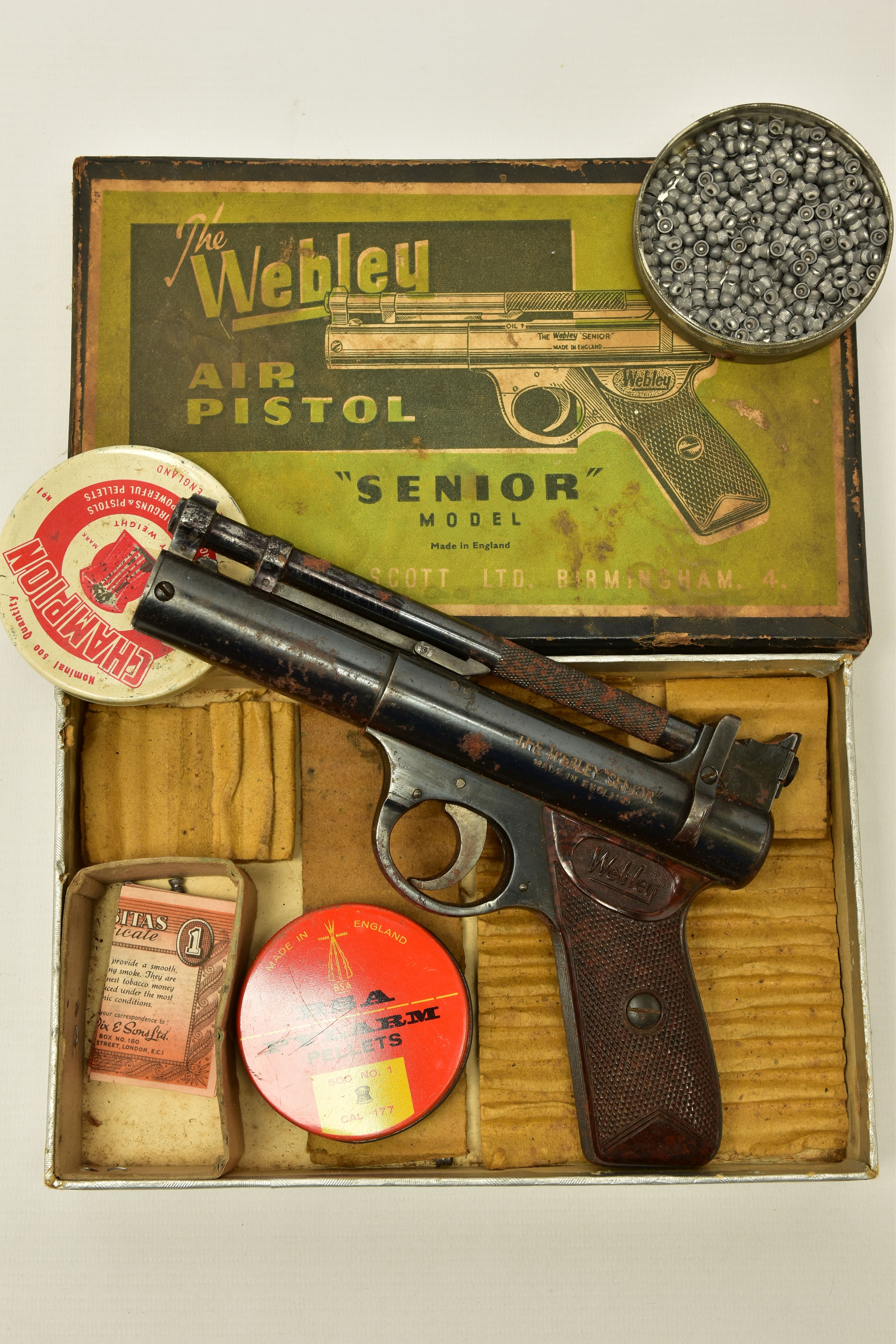 A .177'' WEBLEY & SCOTT SENIOR AIR PISTOL, batch number 1732, in good working order but bearing