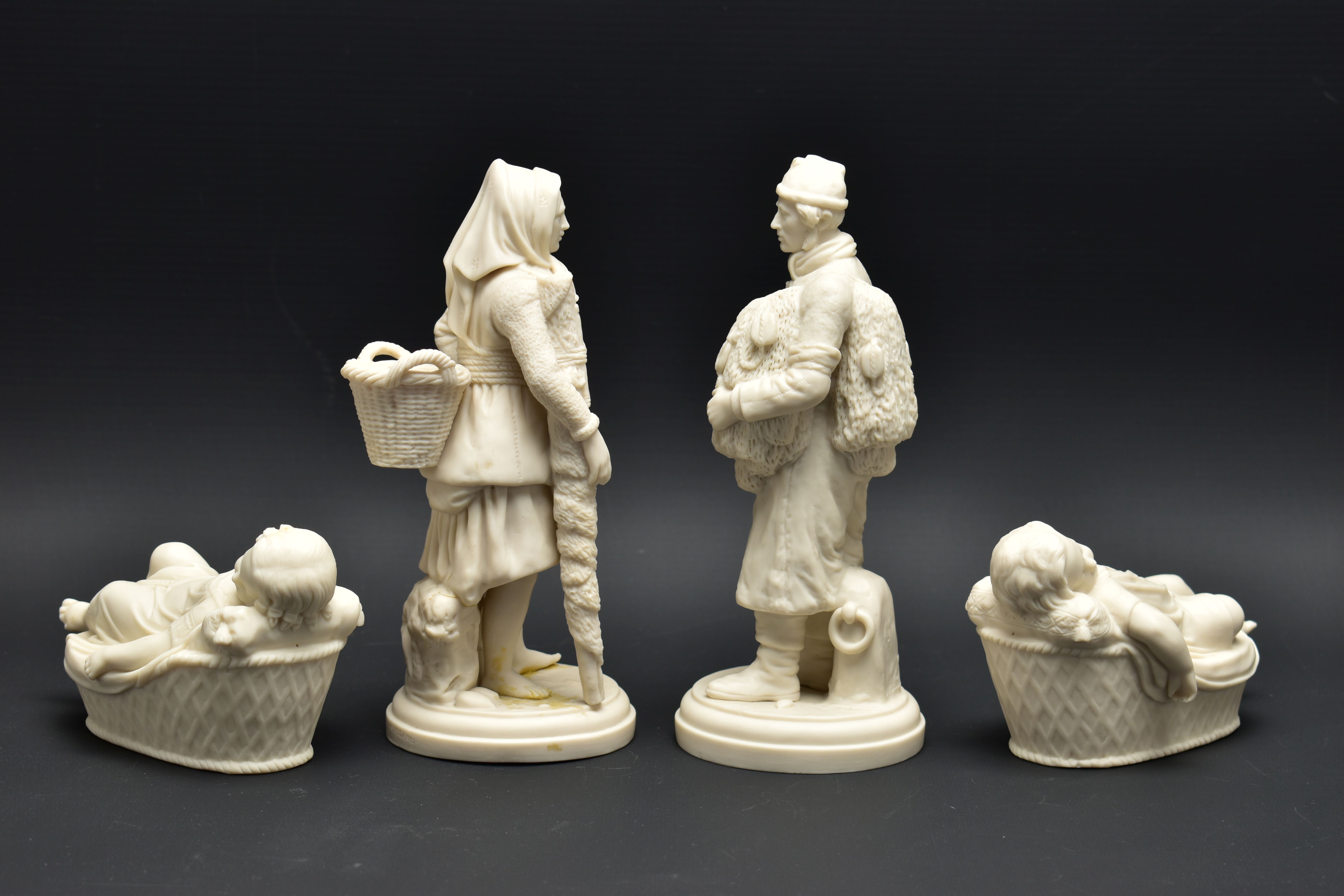 A PAIR OF 19TH CENTURY COPELAND PARIAN FIGURES OF A BOULOGNE FISHERMAN AND HIS COMPANION, modelled - Image 9 of 16