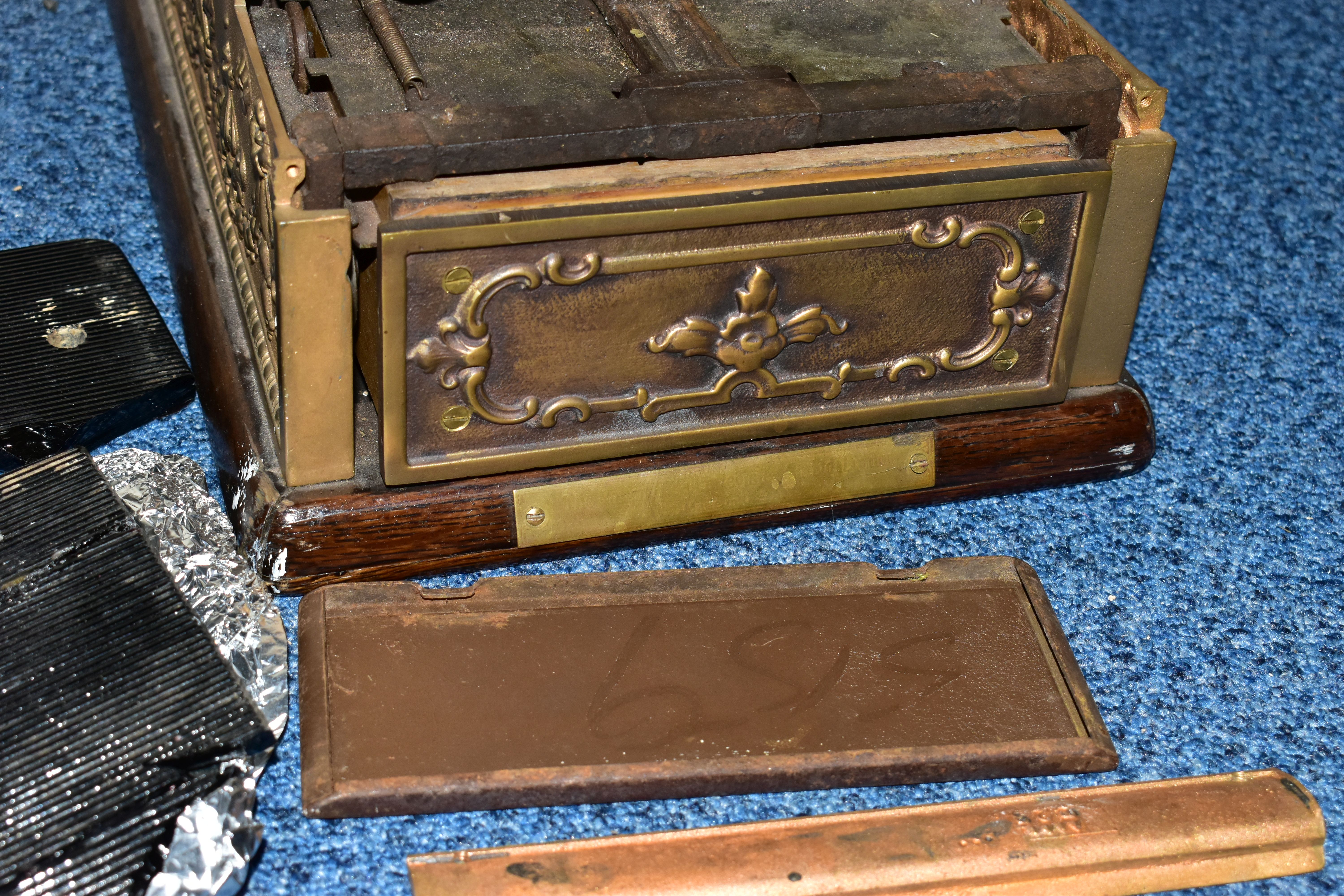 A 20TH CENTURY AMERICAN BRASS CASH REGISTER BY NATIONAL DAYTON OF OHIO, mounted on a wooden - Image 6 of 16