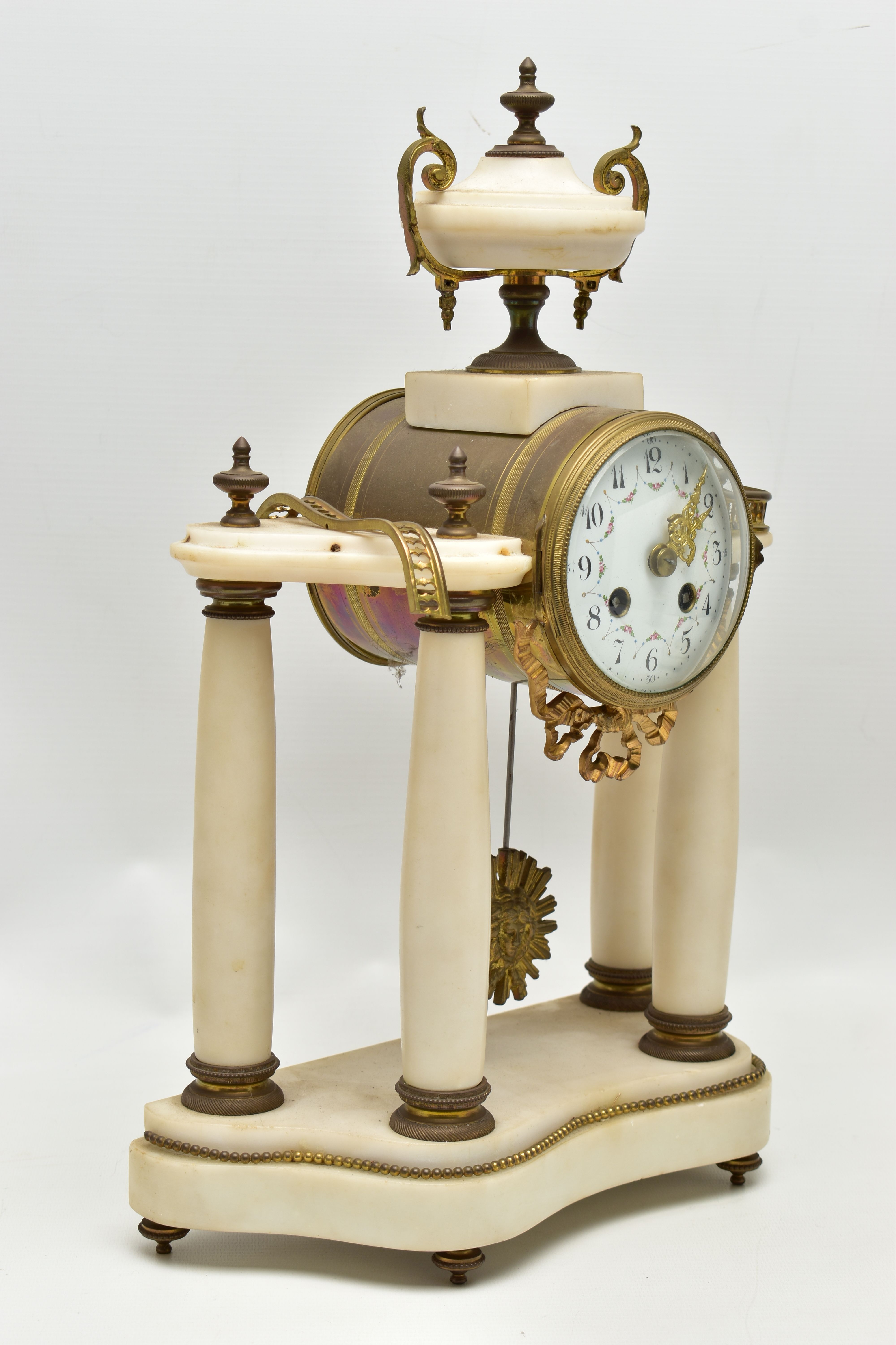 A LATE 19TH CENTURY FRENCH WHITE MARBLE AND GILT METAL CLOCK GARNITURE, the clock with urn - Image 7 of 18