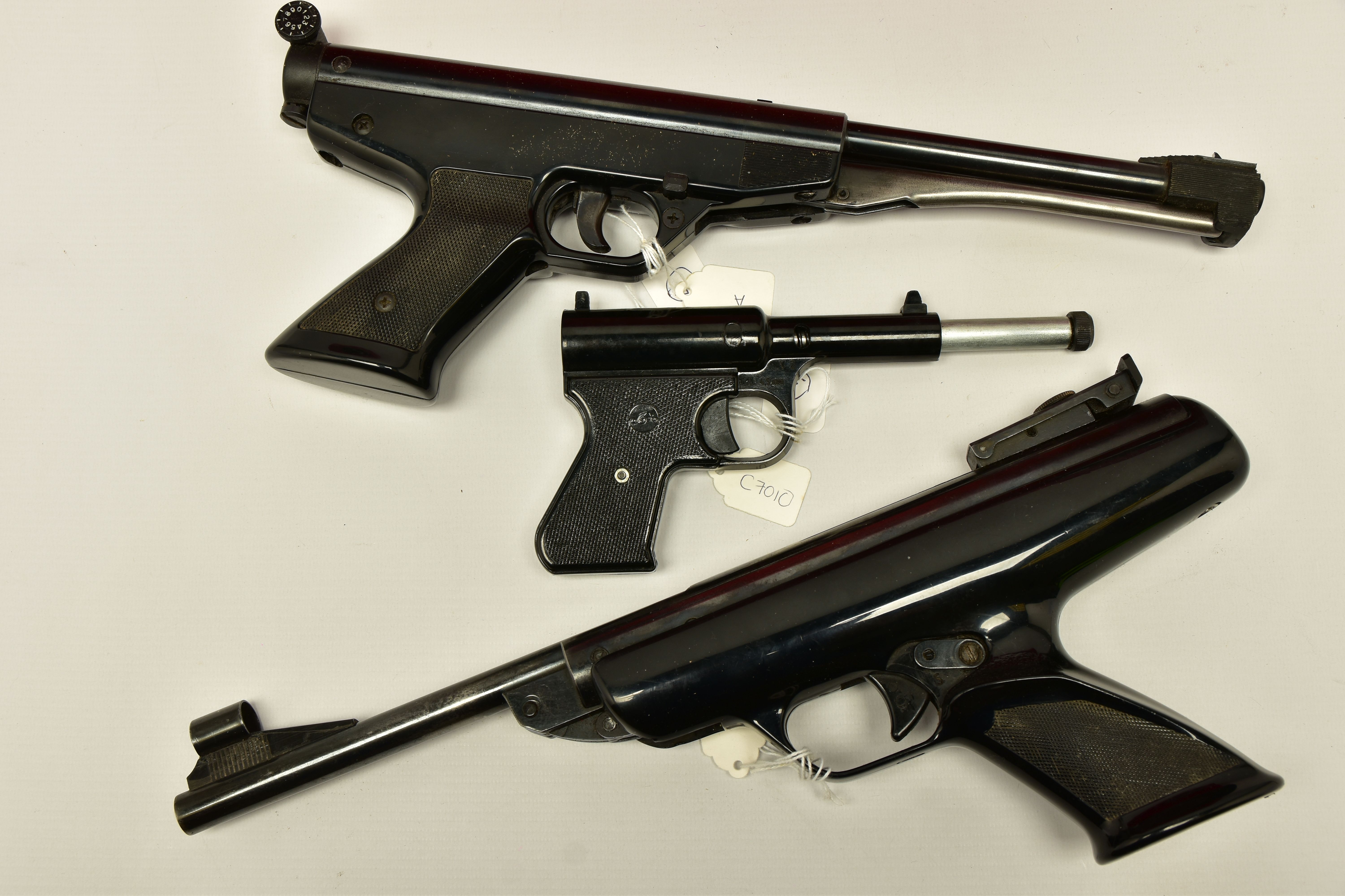 THREE AIR PISTOLS COMPRISING A .22'' B.S.A. SCORPION AIR PISTOL with defective action, serial number - Image 2 of 7