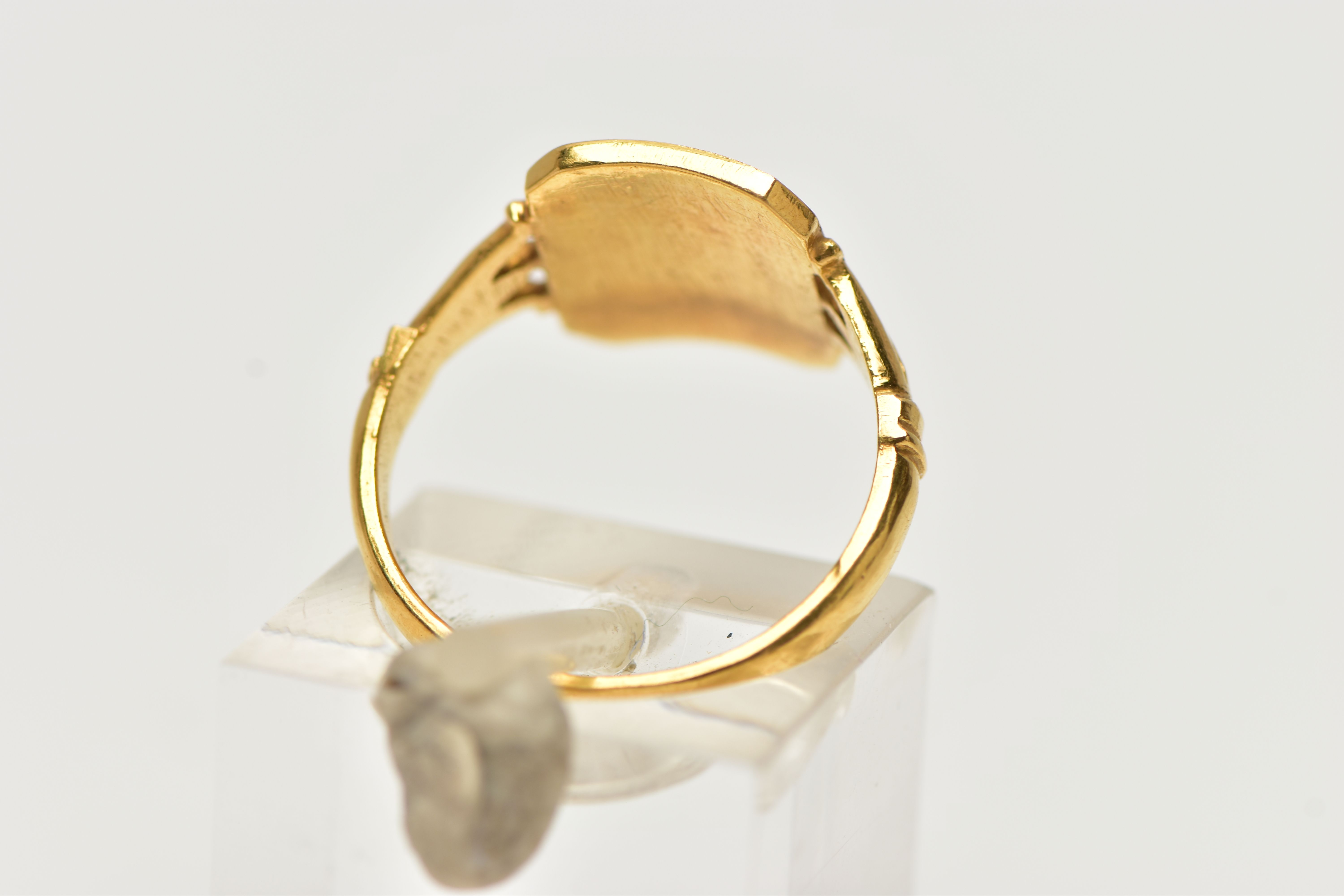 AN EARLY 20TH CENTURY YELLOW GOLD ENAMEL SWEETHEART RING, the rectangular-shape enamel panel reading - Image 3 of 5