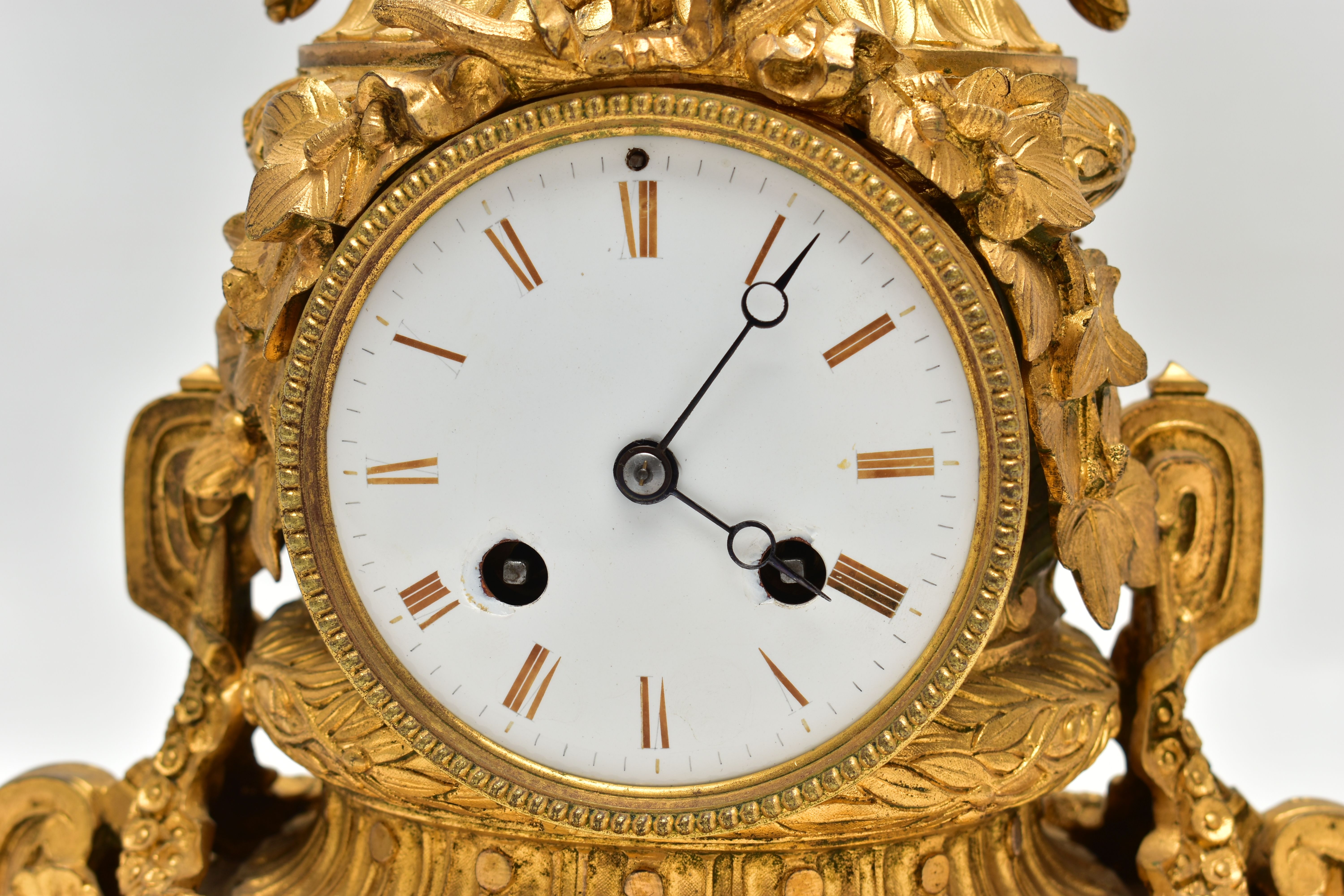 A LATE 19TH CENTURY FRENCH ORMOLU MANTEL CLOCK OF SHAPED CYLINDRICAL FORM, the circular top with - Image 5 of 16