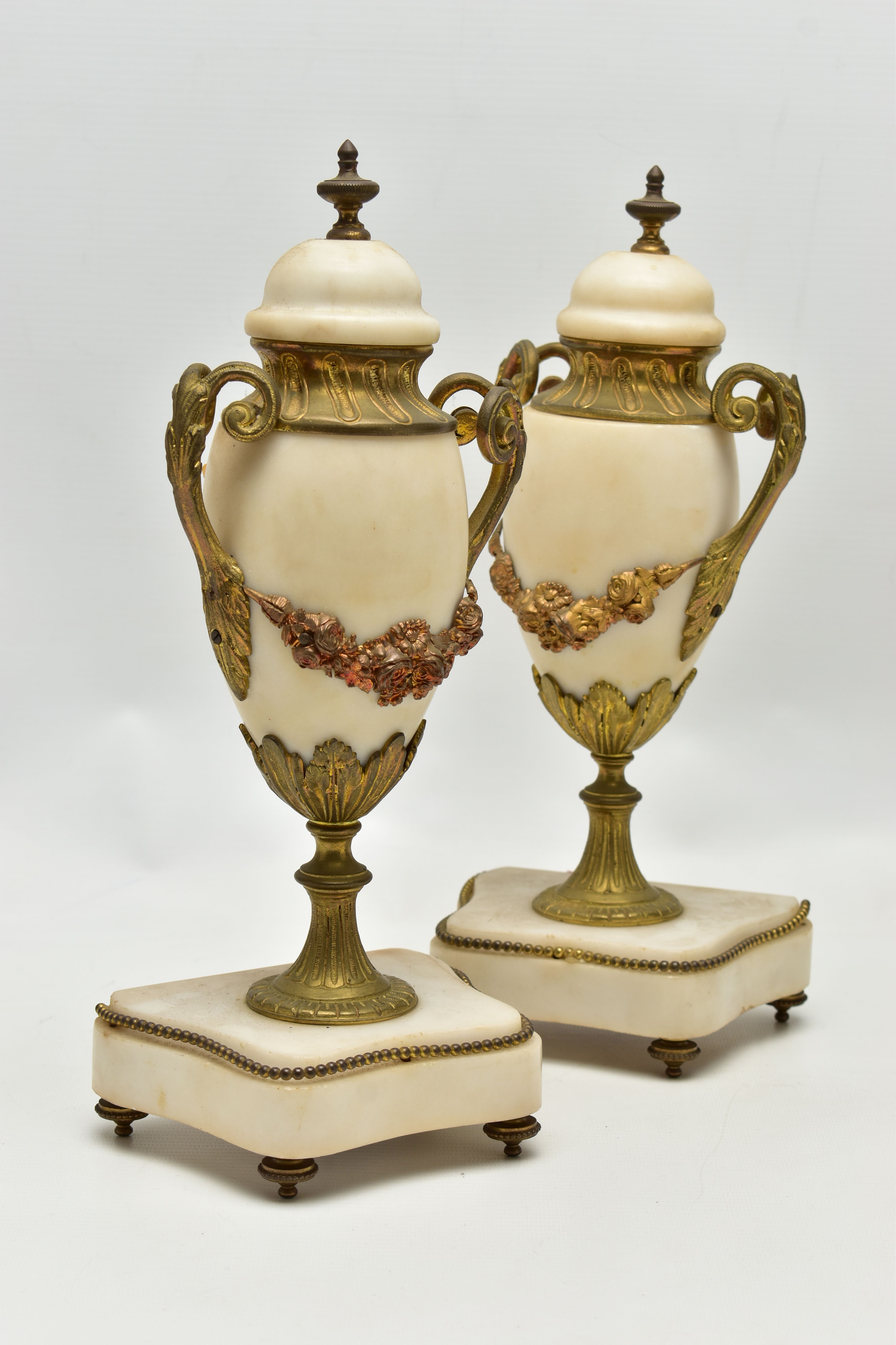 A LATE 19TH CENTURY FRENCH WHITE MARBLE AND GILT METAL CLOCK GARNITURE, the clock with urn - Image 14 of 18