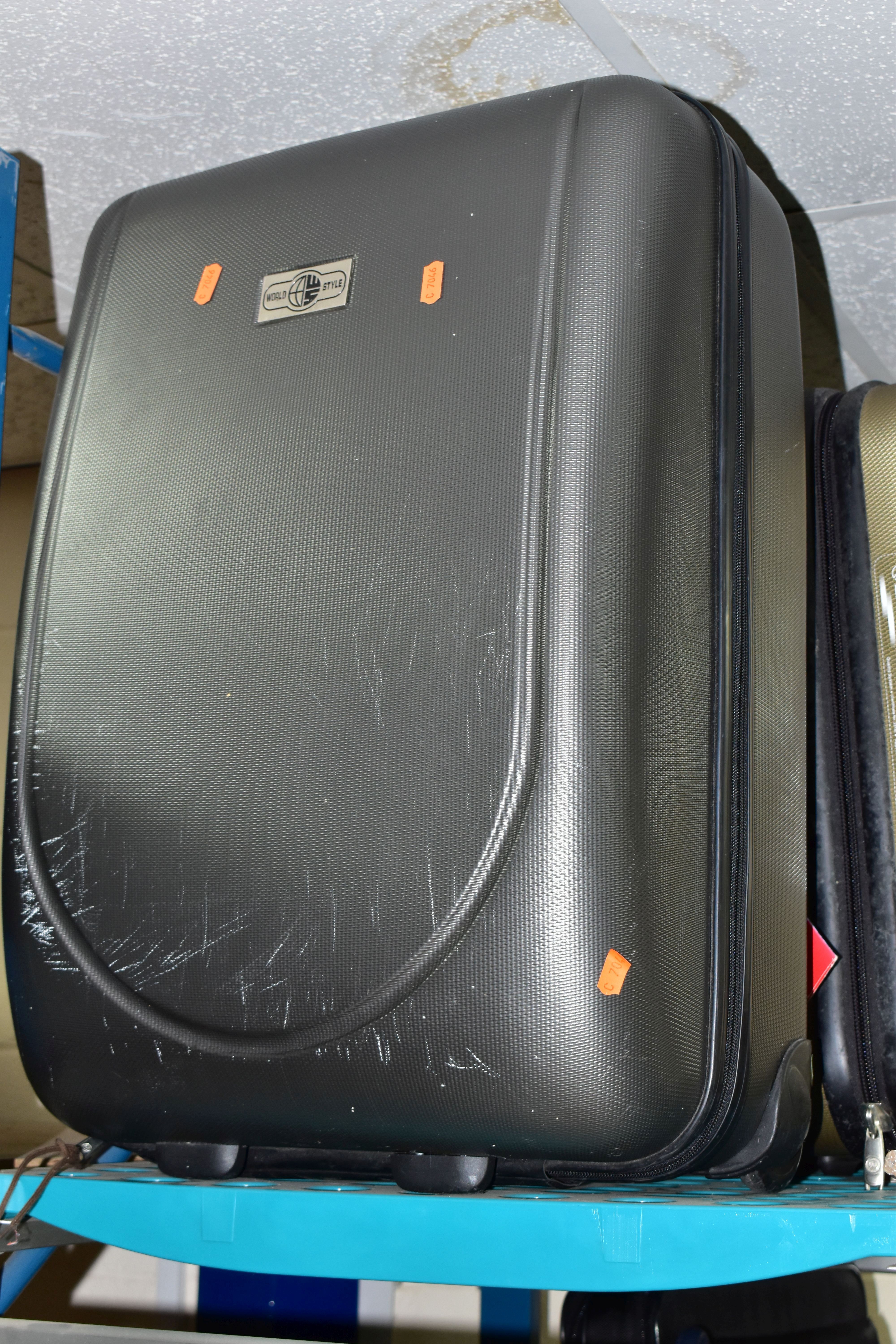 TWO BOXES OF LADIES HANDBAGS AND FOUR SUITCASES, to include Eminent, Sunrise, Carlton, Worldstyle - Image 6 of 6