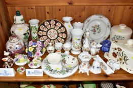 A COLLECTION OF NAMED CERAMICS, comprising Aynsley 'Cottage Garden' pattern giftware and five vases,