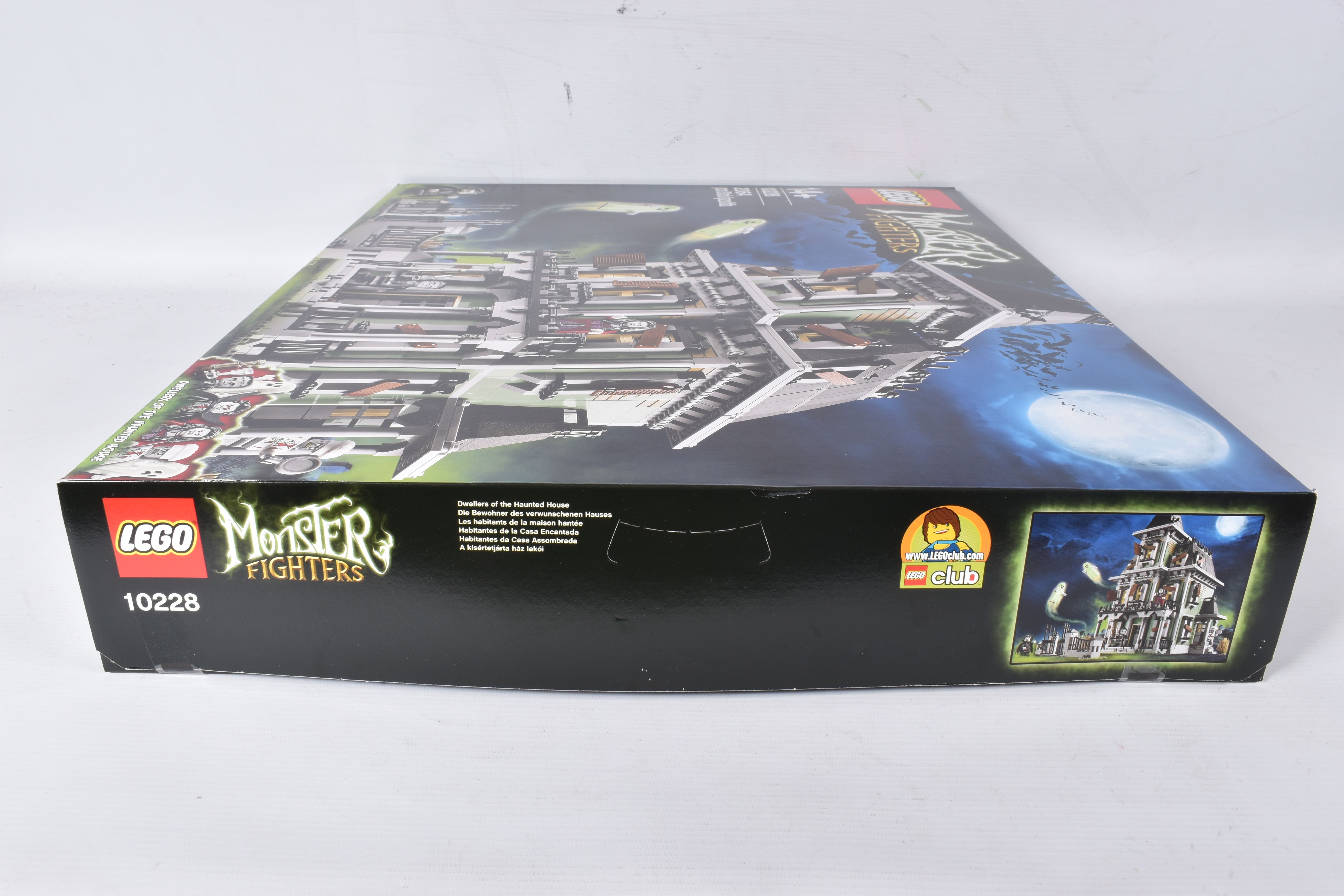 A FACTORY SEALED LEGO 'MONSTER FIGHTERS' HAUNTED HOUSE, model no. 10228, 2064 pieces, never opened - Image 22 of 27