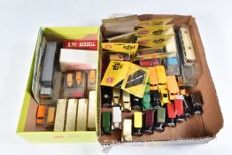 A QUANTITY OF BOXED AND UNBOXED ASSORTED DIECAST AND PLASTIC VEHICLES, to include boxed R.W.-