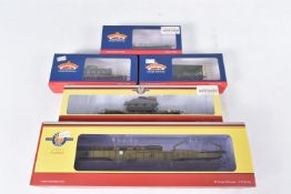 A BOXED OXFORD RAIL OO GAUGE WWII RAILGUN, 'H.M.G. GLADIATOR', No.OR76BOOM02, with a boxed Oxford