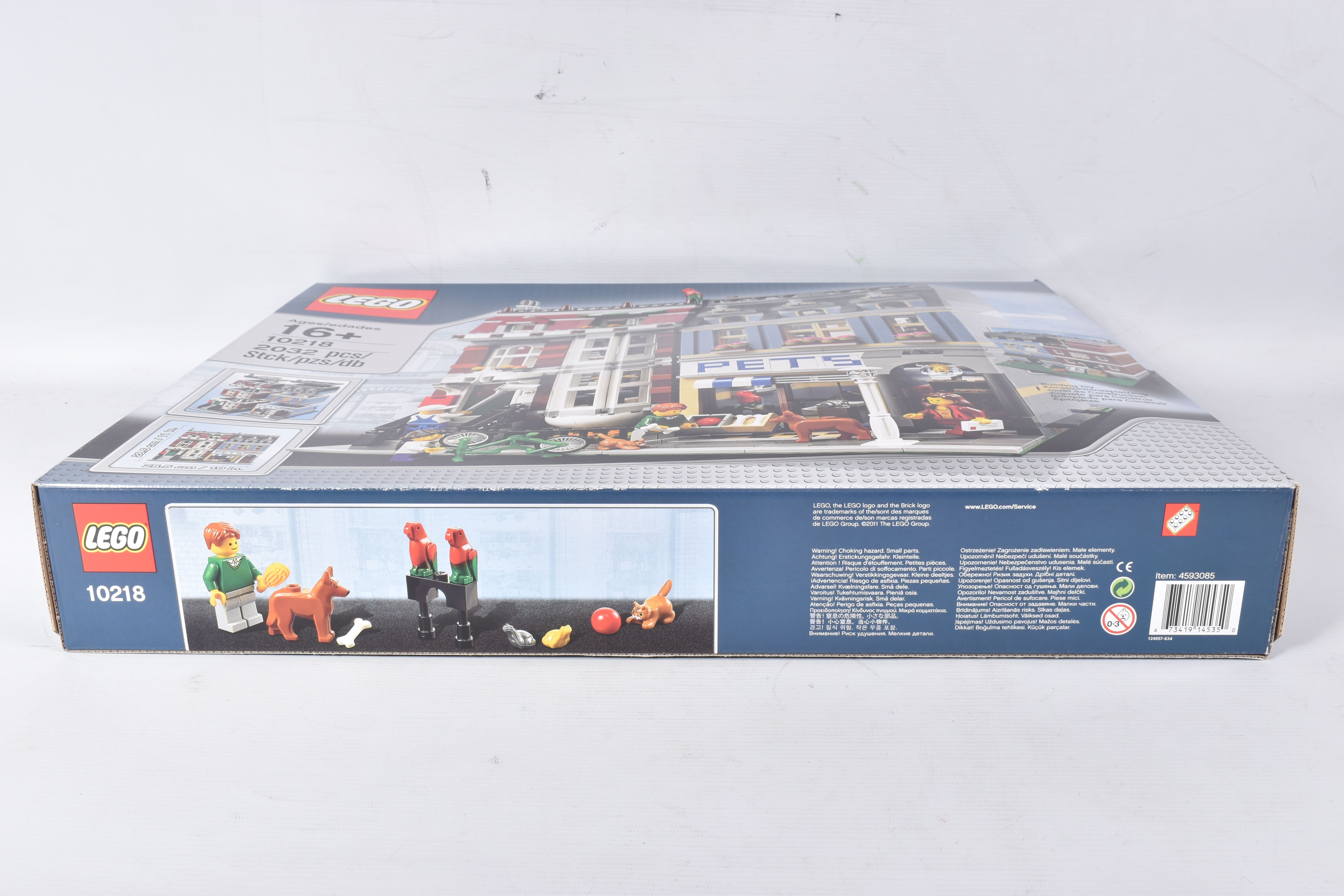 A FACTORY SEALED LEGO CREATOR EXPERT PET SHOP, model no. 10218, 2032 pieces, never opened with - Image 16 of 25