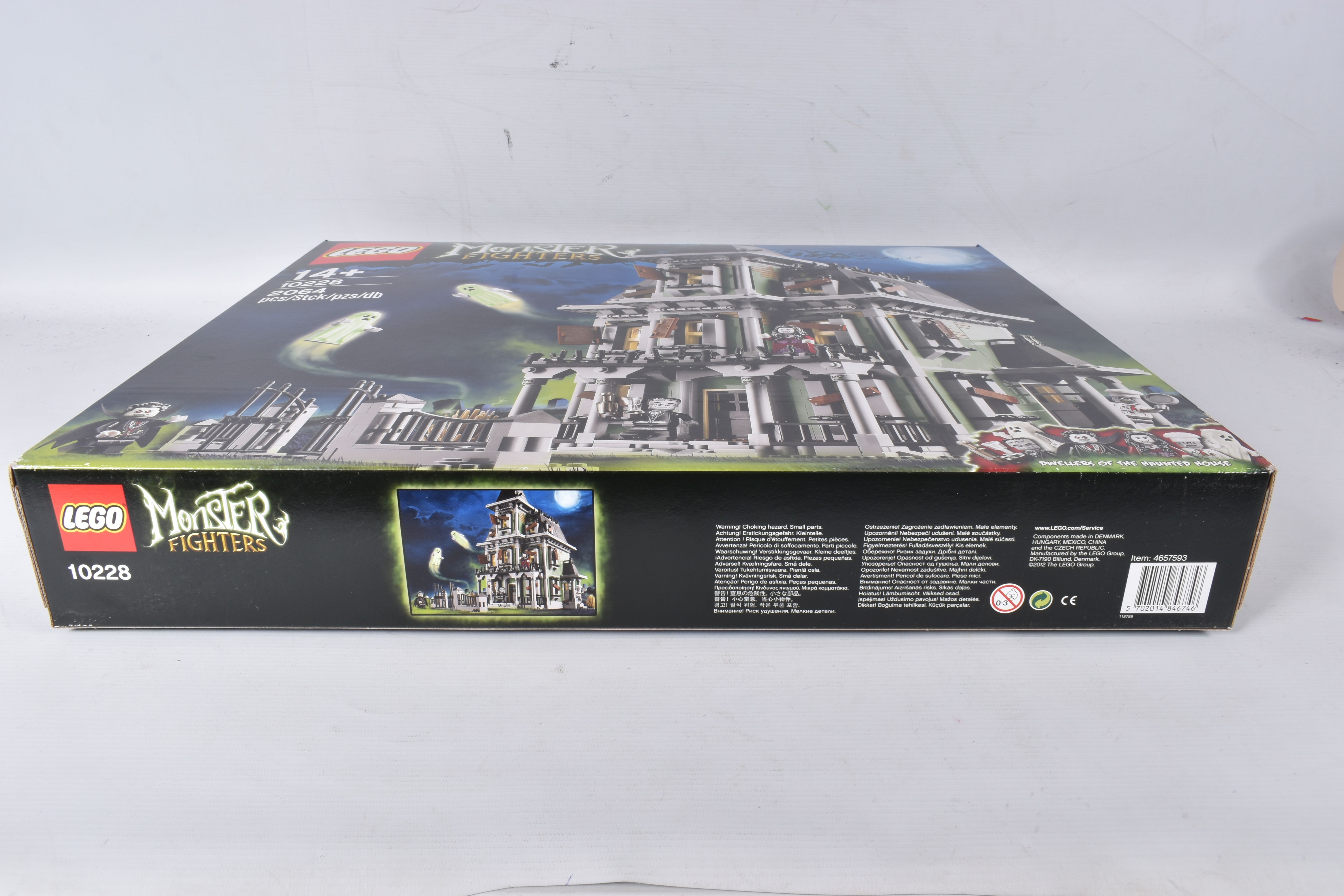 A FACTORY SEALED LEGO 'MONSTER FIGHTERS' HAUNTED HOUSE, model no. 10228, 2064 pieces, never opened - Image 17 of 27