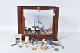 AN OAK GLAZED TABLE TOP DISPLAY CASE, c.1920, missing two pieces from top but otherwise in fairly