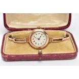 A LADYS EARLY 20TH CENTURY, 9CT GOLD WRISTWATCH, manual wind, round white dial, Arabic numerals,