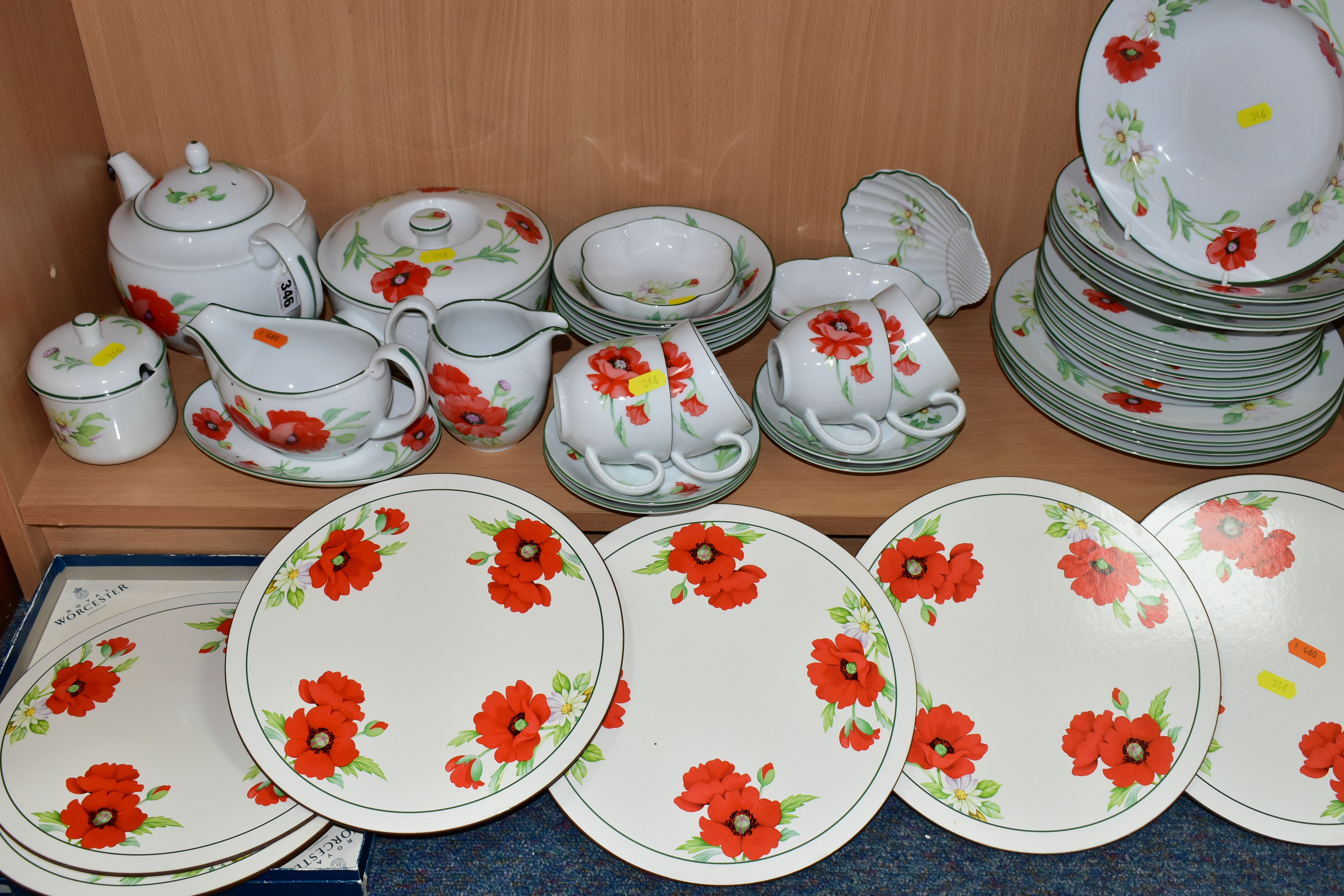 A QUANTITY OF ROYAL WORCESTER 'POPPIES' PATTERN OVEN TO TABLEWARE, comprising a boxed set of