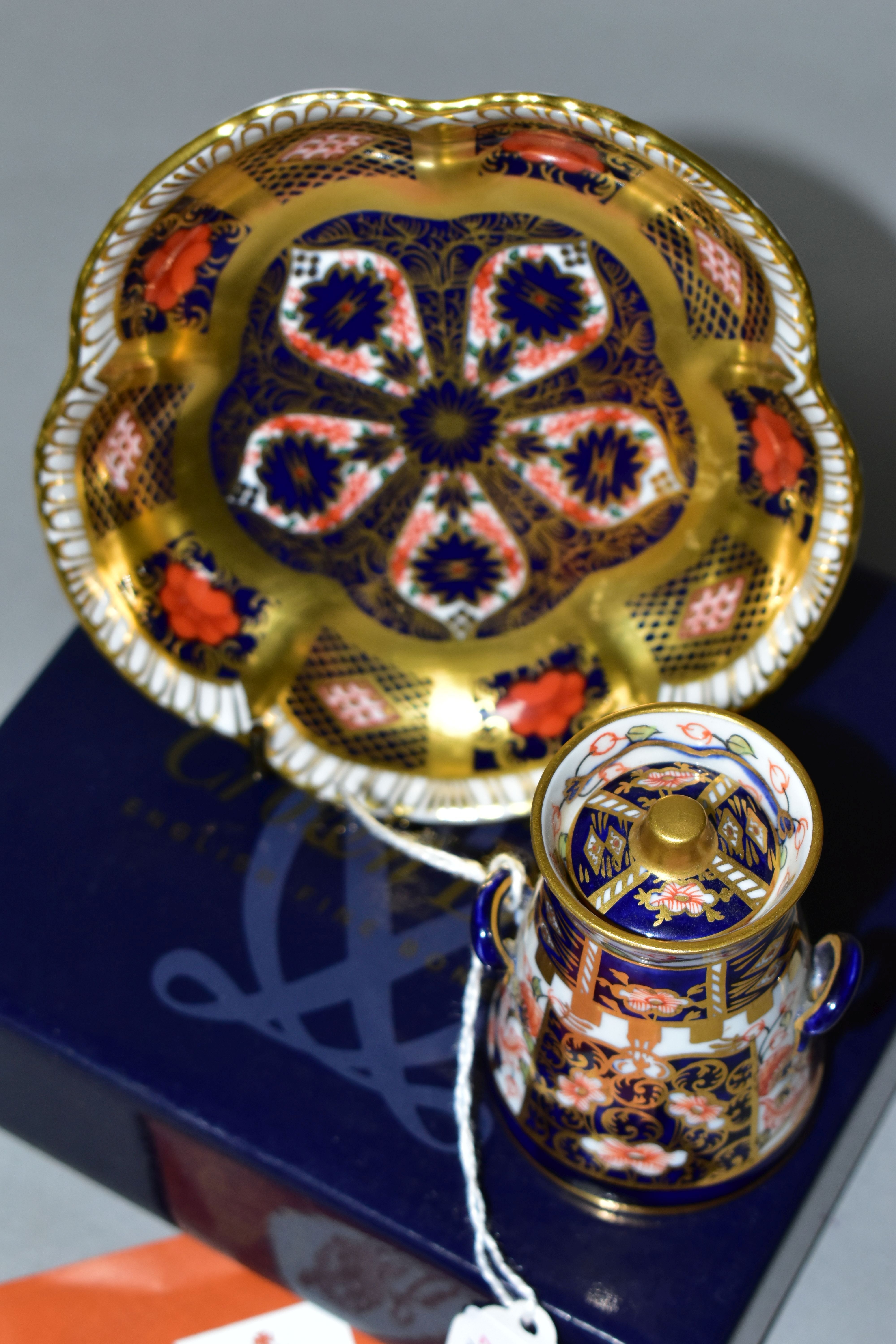 TWO PIECES OF ROYAL CROWN DERBY GIFTWARES, comprising an Imari pattern 6299 miniature milk churn - Image 2 of 5