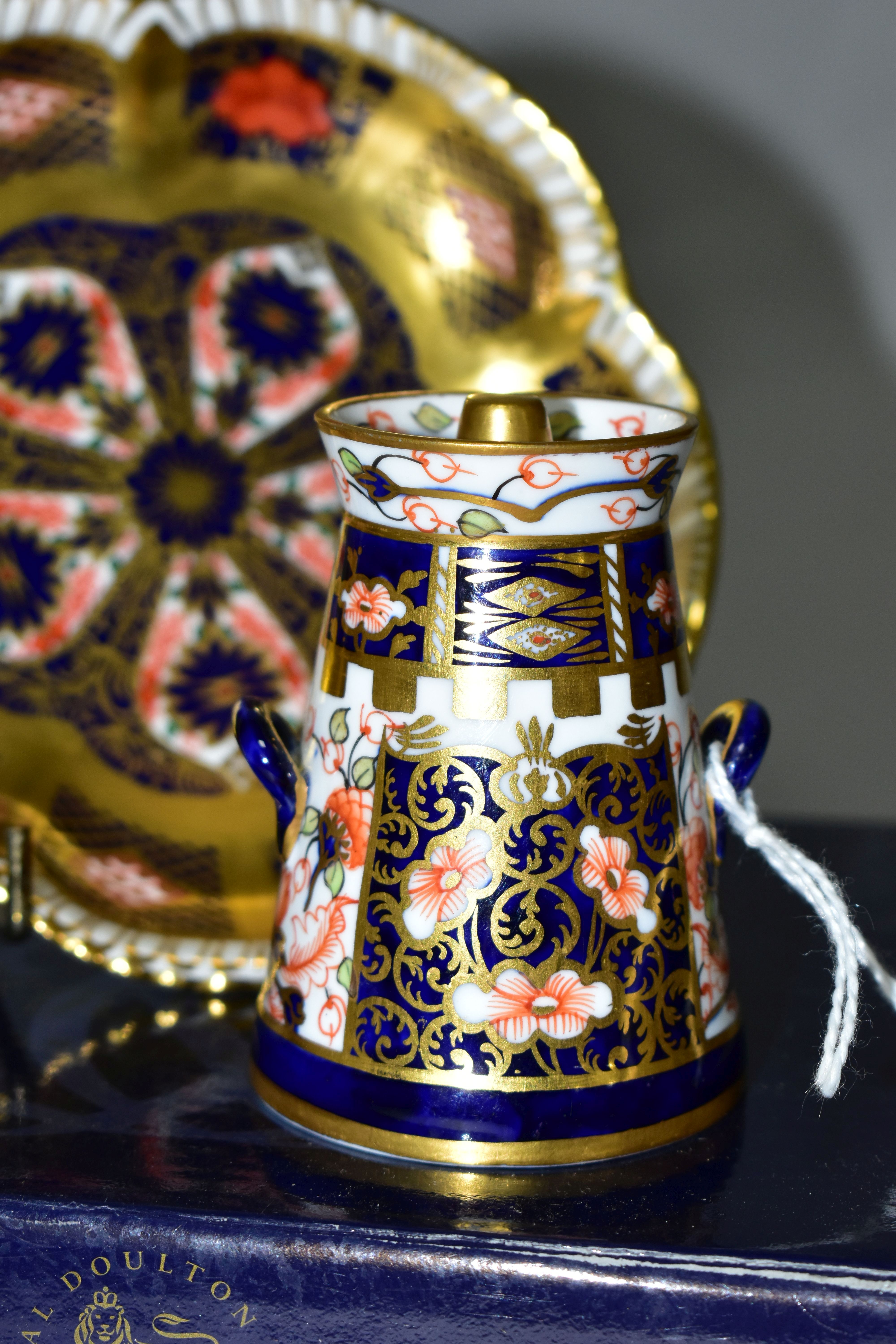 TWO PIECES OF ROYAL CROWN DERBY GIFTWARES, comprising an Imari pattern 6299 miniature milk churn - Image 3 of 5