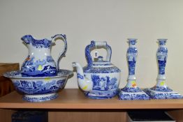 A GROUP OF BLUE AND WHITE SPODE ITALIAN DESIGN CERAMICS, C1816 comprising a large wash bowl and jug,