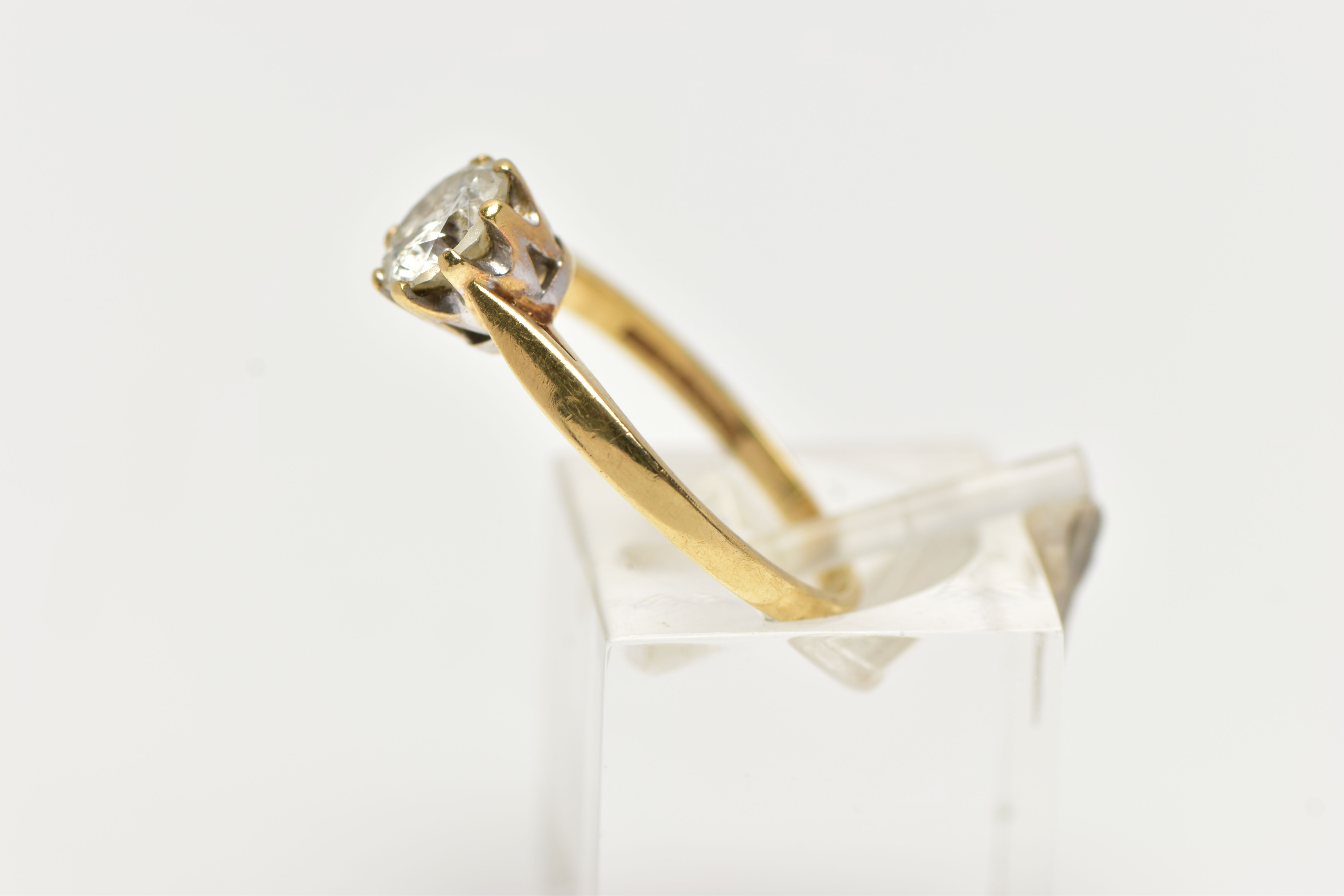 AN 18CT YELLOW GOLD, SINGLE STONE DIAMOND RING, round brilliant cut diamond in an eight claw - Image 2 of 7