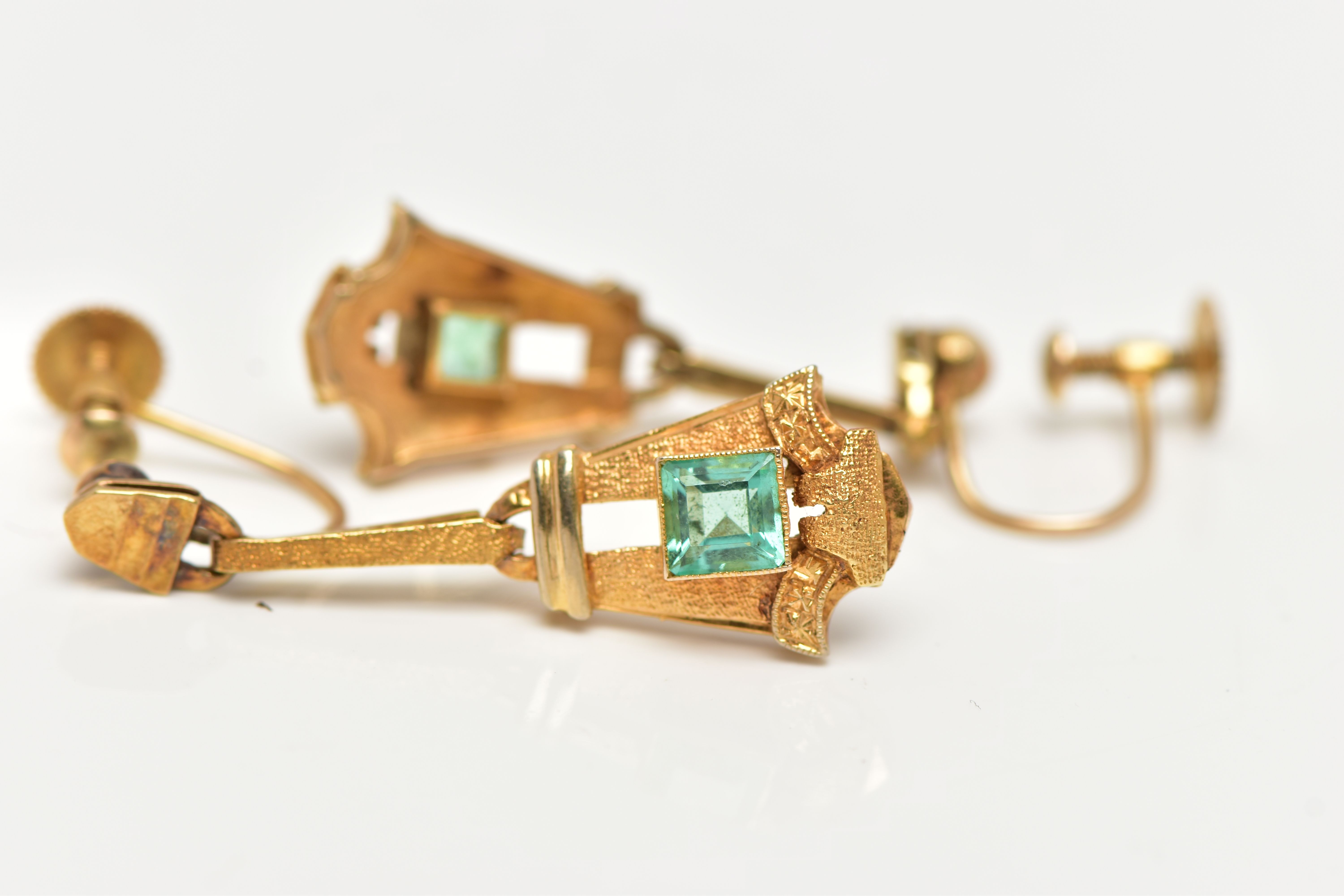 A PAIR OF EARLY 20TH CENTURY EMERALD DROP EARRINGS, each of a tapered Art Deco design set to the - Image 4 of 5