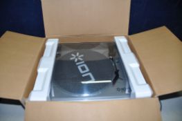 AN ION LP2 FLASH TURNTABLE/USB CONVERTER in box with software and cables
