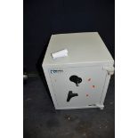 A CHUBB 2U58 019 SAFE with one key width 48cm depth 56cm height 58cm (VERY HEAVY)