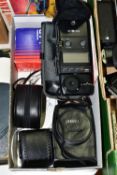 A BOX OF PHOTOGRAPHIC EXPOSURE METERS, comprising a cased Minolta Flash Meter IV with invercone, a