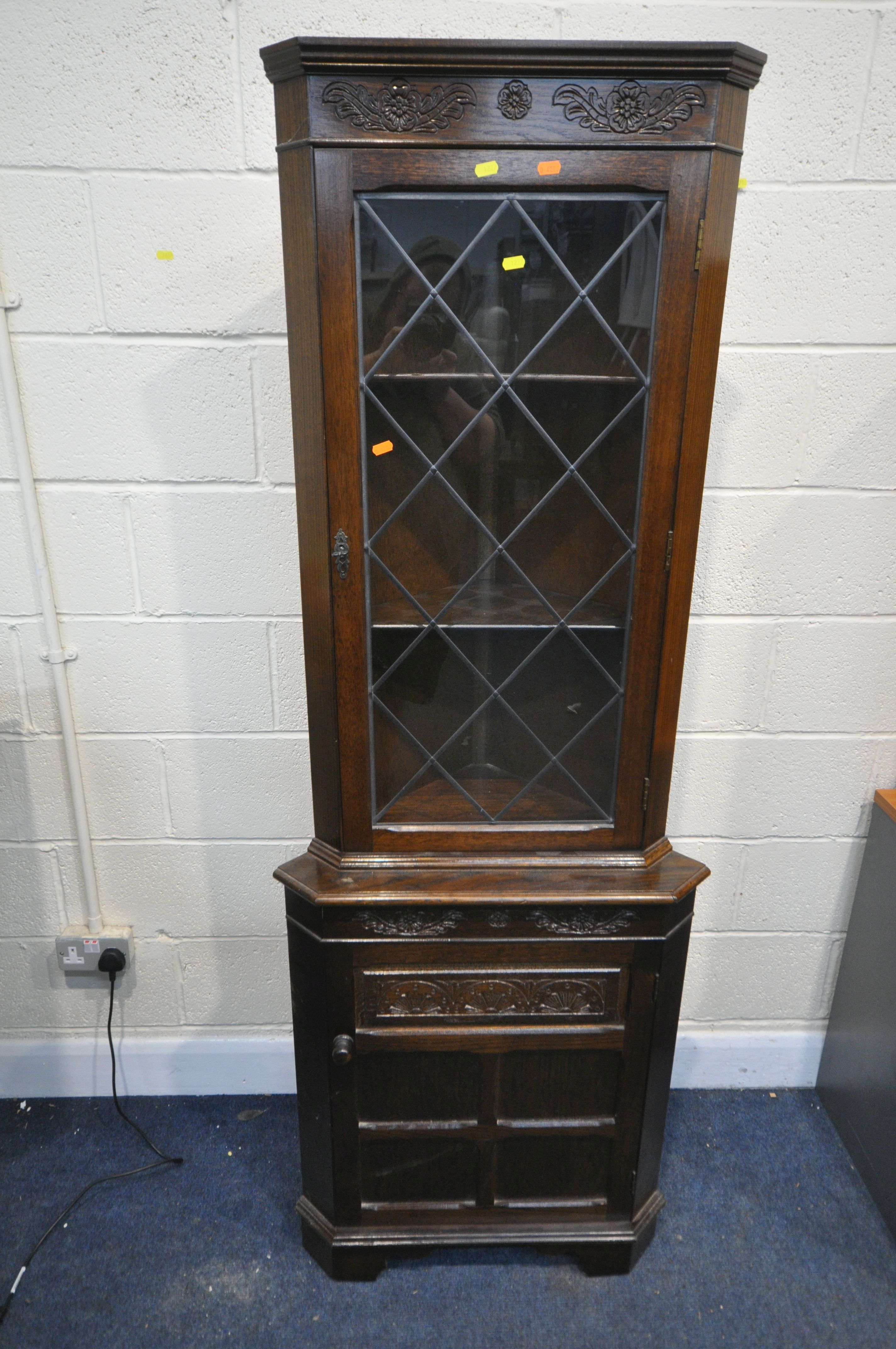 A 20TH CENTURY OAK CHEST OF THREE LONG DRAWERS, width 92cm x depth 45cm 76cm, a low chest of three - Image 4 of 4