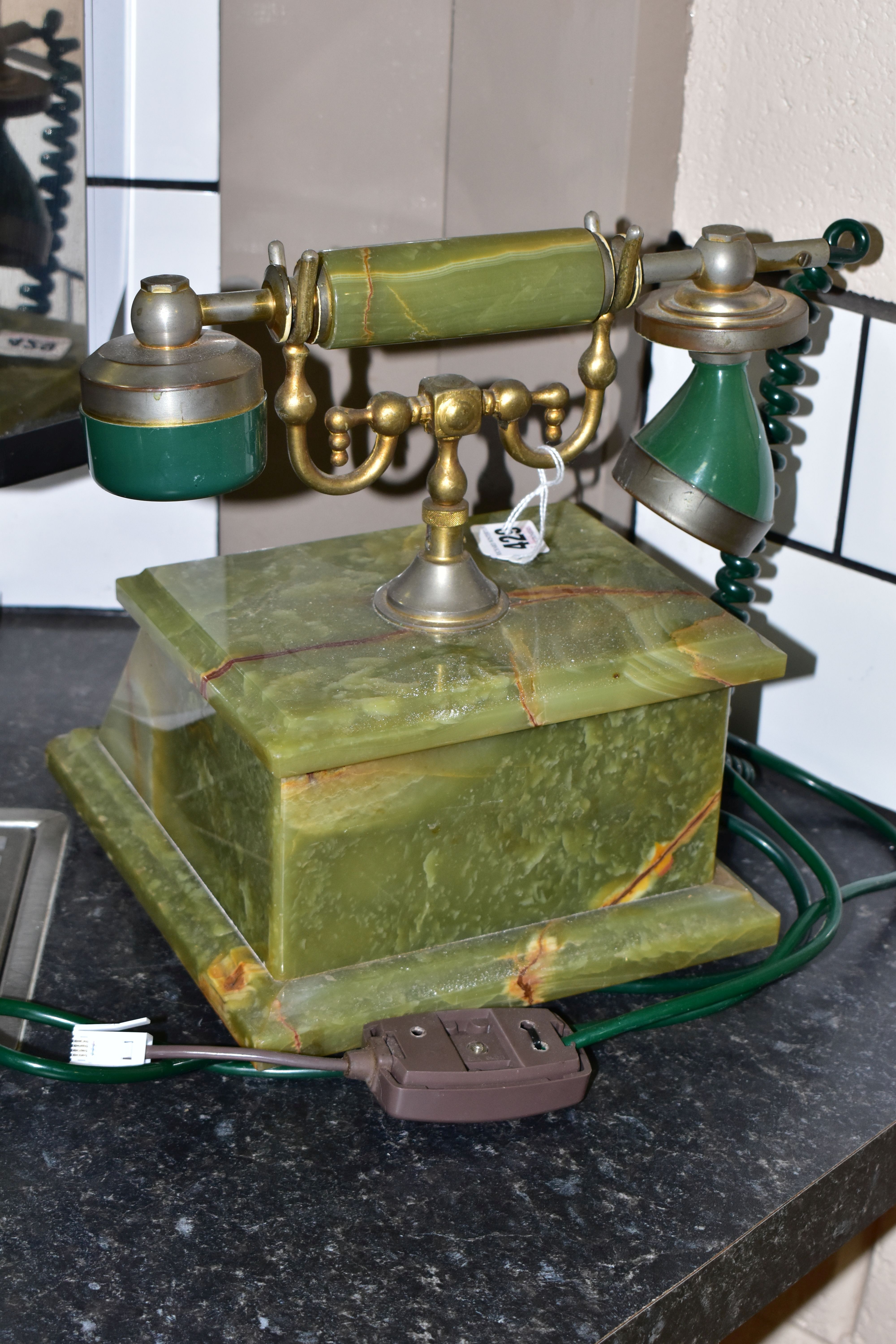 A GREEN ONYX TELEPHONE, label to base reads 'Onix Telephone, Pietrasanta, Made in Italy', rotary - Image 6 of 7