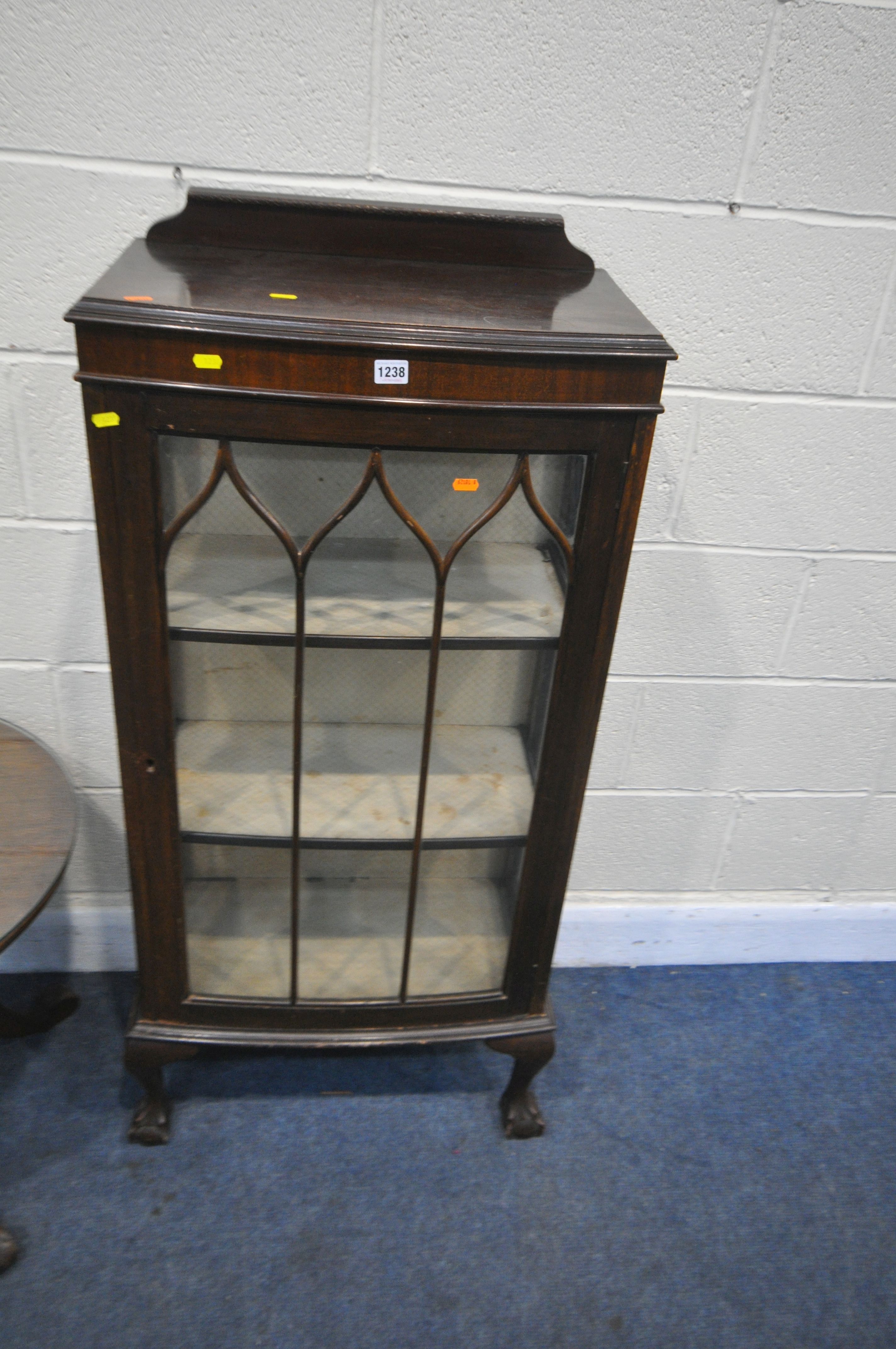 AN EARLY 20TH CENTURY MAHOGANY SINGLE DOOR DISPLAY CABINET, on ball and claw feet width 59cm x depth - Image 2 of 2
