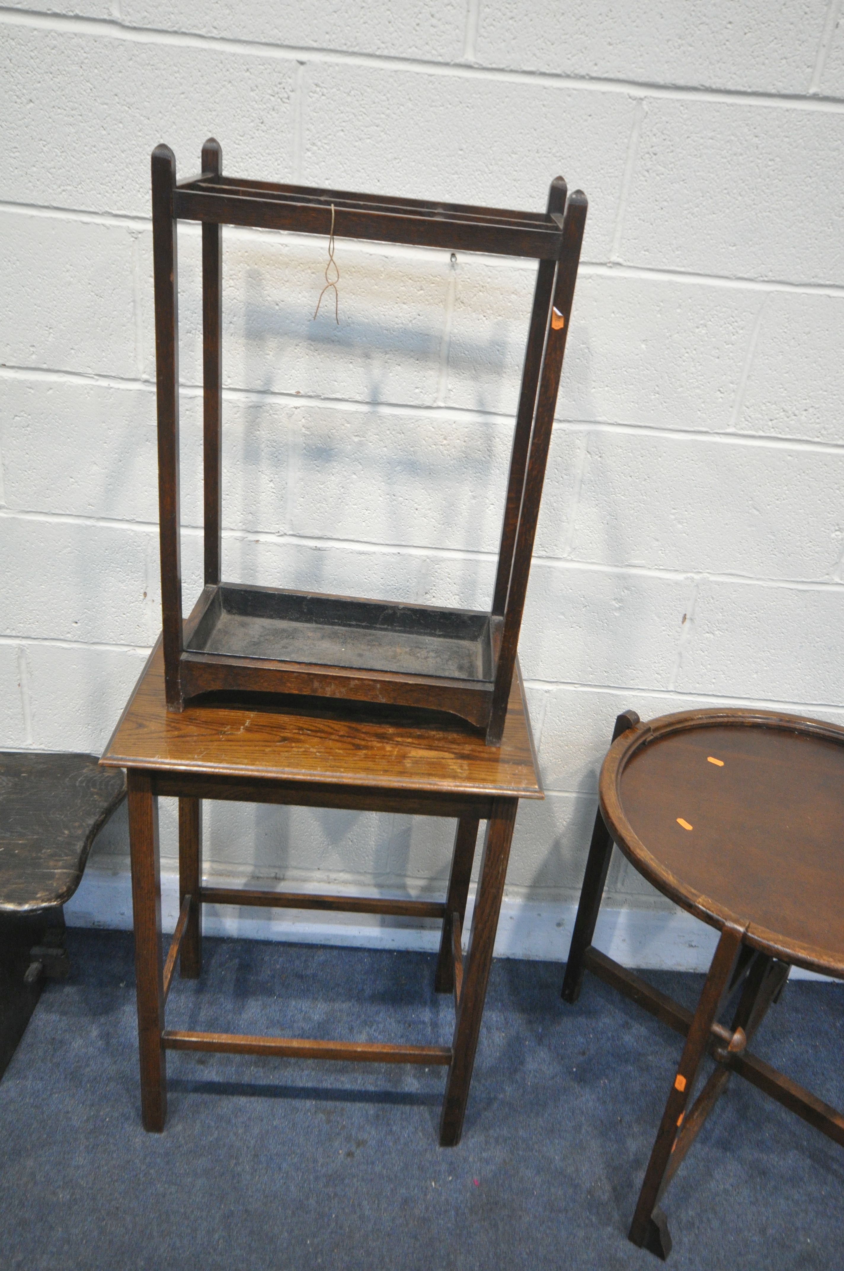 A MID CENTURY OAK FOLDING TRAY TABLE, diameter 67cm x height 64cm, an oak umbrella stand, with metal - Image 3 of 5