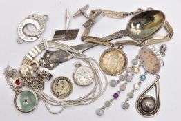 A BAG OF ASSORTED ITEMS, to include a white metal teaspoon, stamped 830s, a 'Pandora' four chain