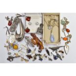 A BAG OF ASSORTED JEWELLERY, to include a boxed blue lace agate drop pendant fitted with a white