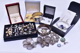 A BOX OF ASSORTED JEWELLERY, to include a white metal moonstone pendant stamped 925, a white metal