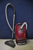 A MIELE SGEE0 VACUUM with pipe and pole (PAT pass and working)