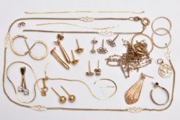A BAG OF ASSORTED YELLOW METAL JEWELLERY, to include a pair of hoop earrings hallmarked 9ct