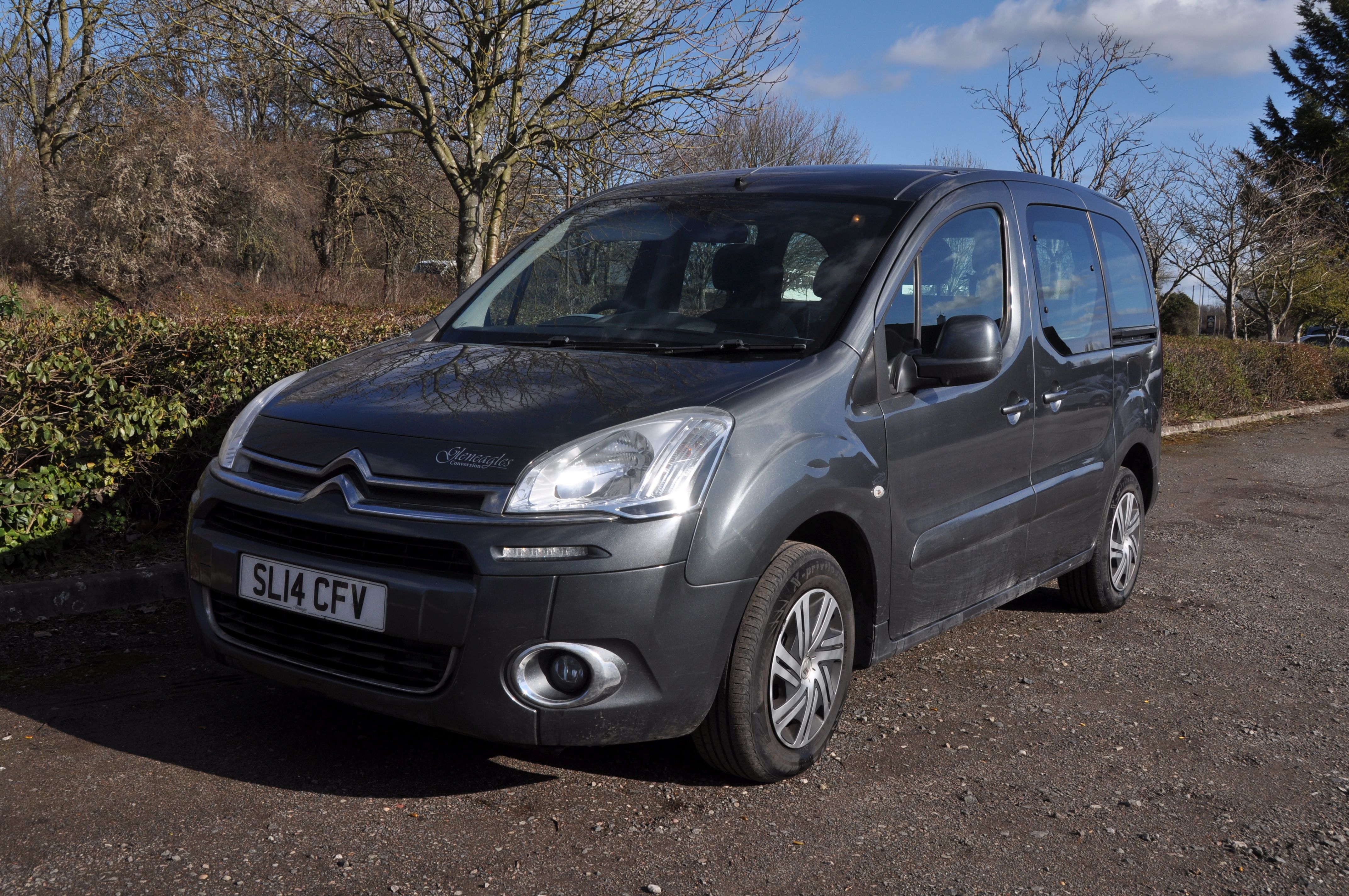 A 2014 CITROEN BERLINGO MULTISPACE GLENEAGLES CONVERSION in grey with two front and one rear seat - Image 11 of 11