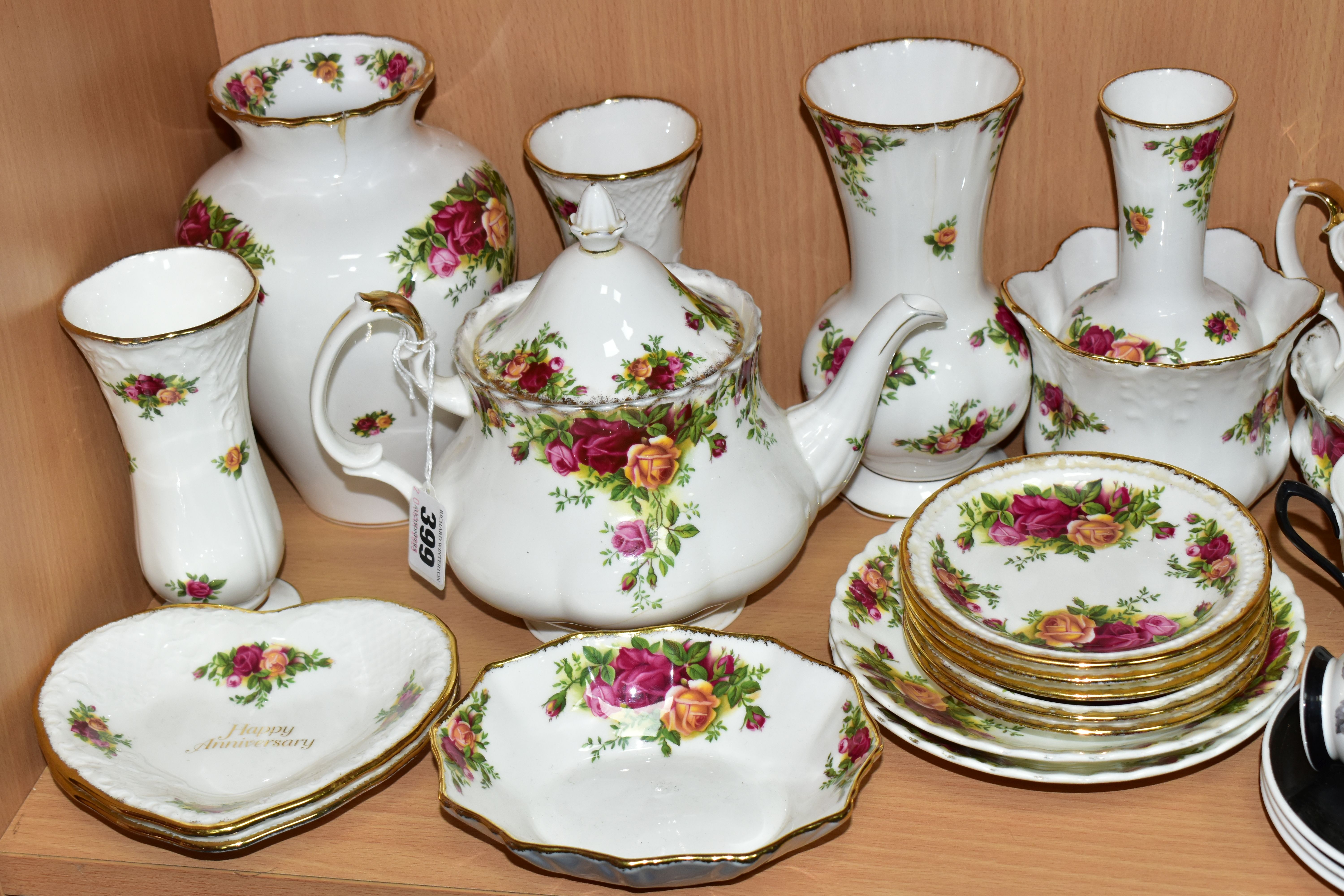 A GROUP OF ROYAL ALBERT TEA AND GIFT WARES, comprising nineteen pieces of Old Country Roses pattern: - Image 2 of 4