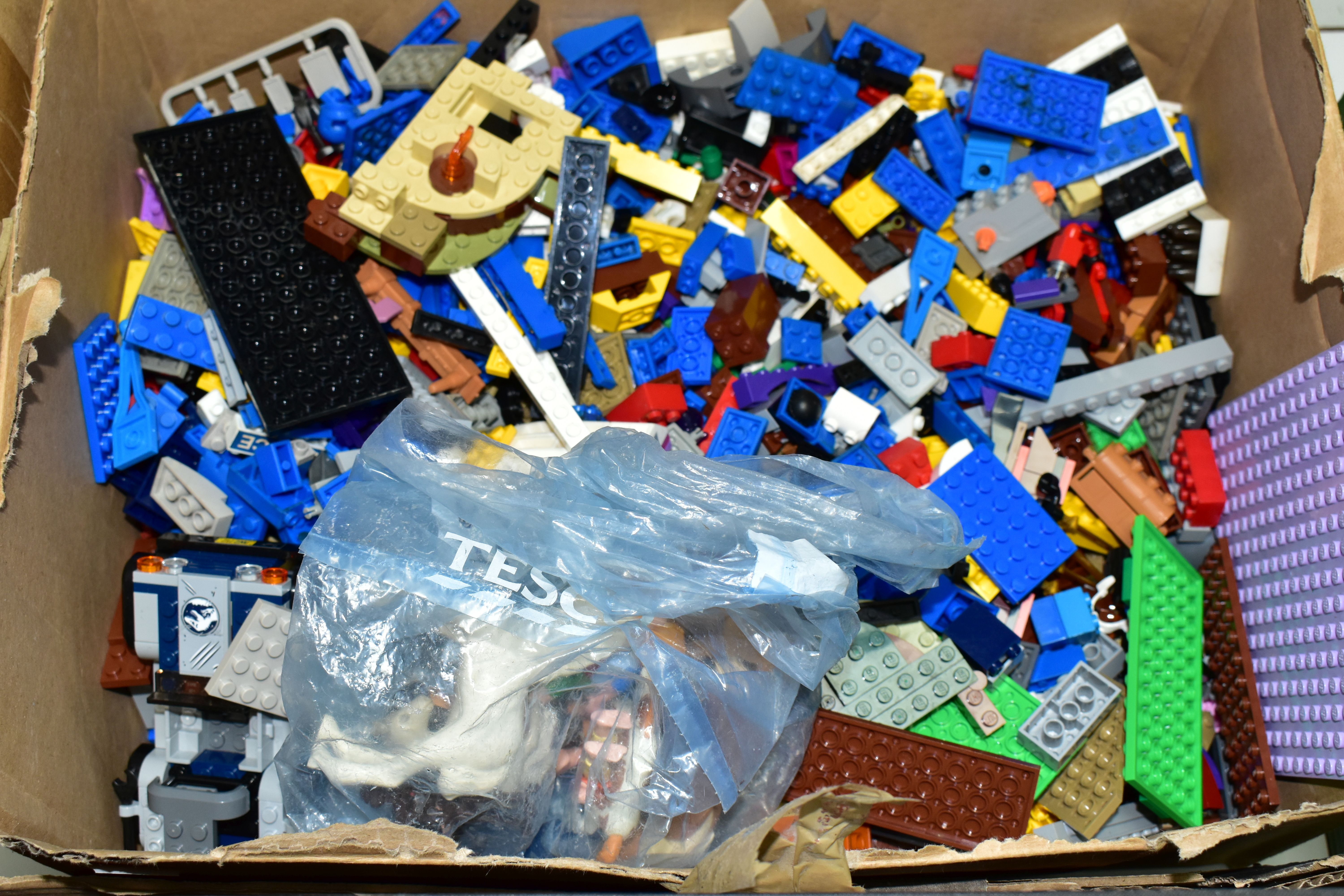 FIVE BOXES AND LOOSE TOYS AND GAMES, to include a box of loose Lego bricks and baseboards, Playmobil - Image 6 of 11