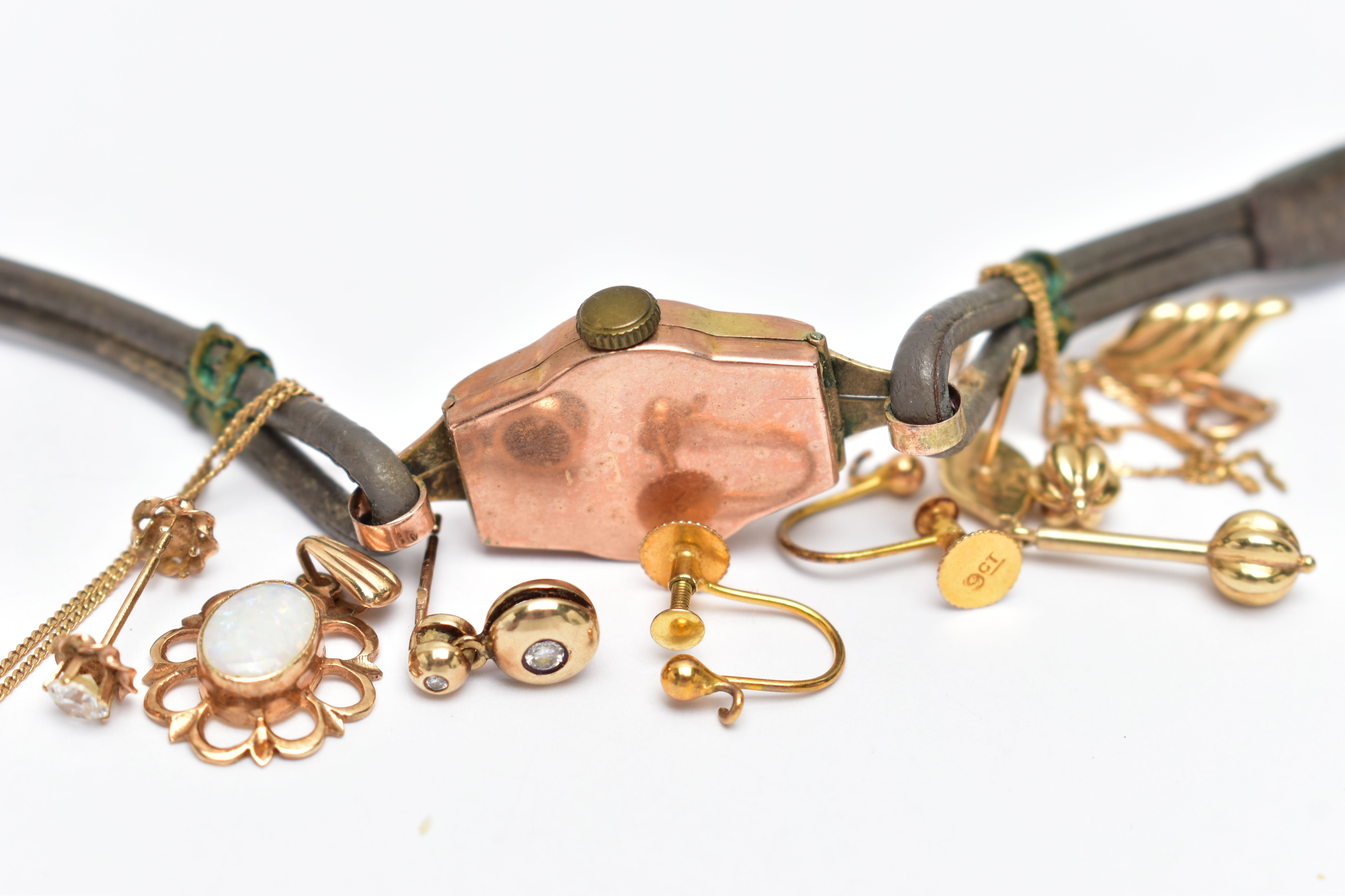 A LADYS 9CT GOLD WRISTWATCH AND ASSORTED YELLOW METAL JEWELLERY, to include a ladys, rose gold - Image 5 of 5