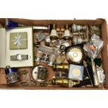 A BOX OF ASSORTED ITEMS, to include a yellow metal floral shape stick pin with white metal pin, a