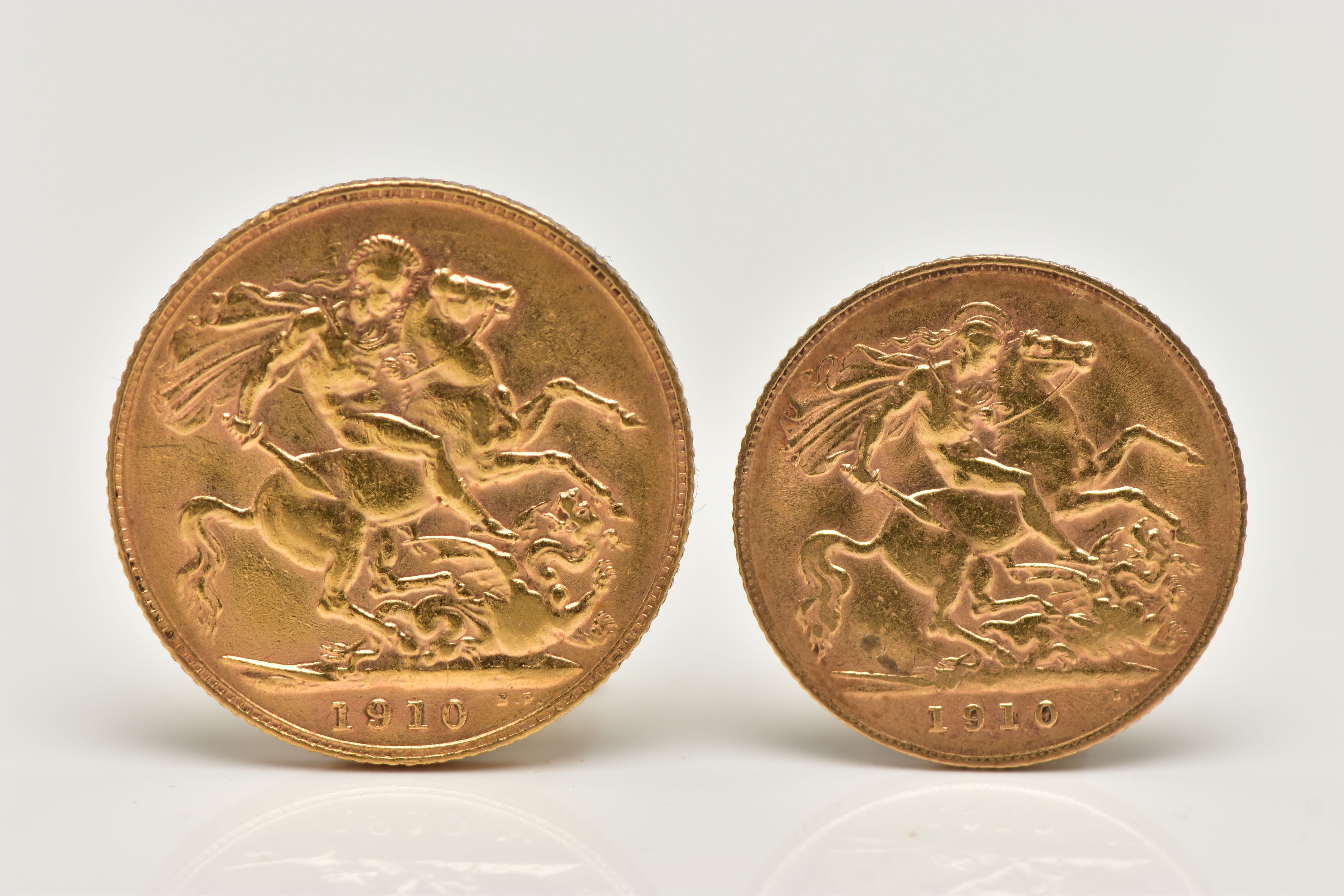 A FULL AND HALF GOLD SOVEREIGN PAIR EDWARD VII 1910, full sovereign 7.98 gram, 91.67 fine, 22.05mm