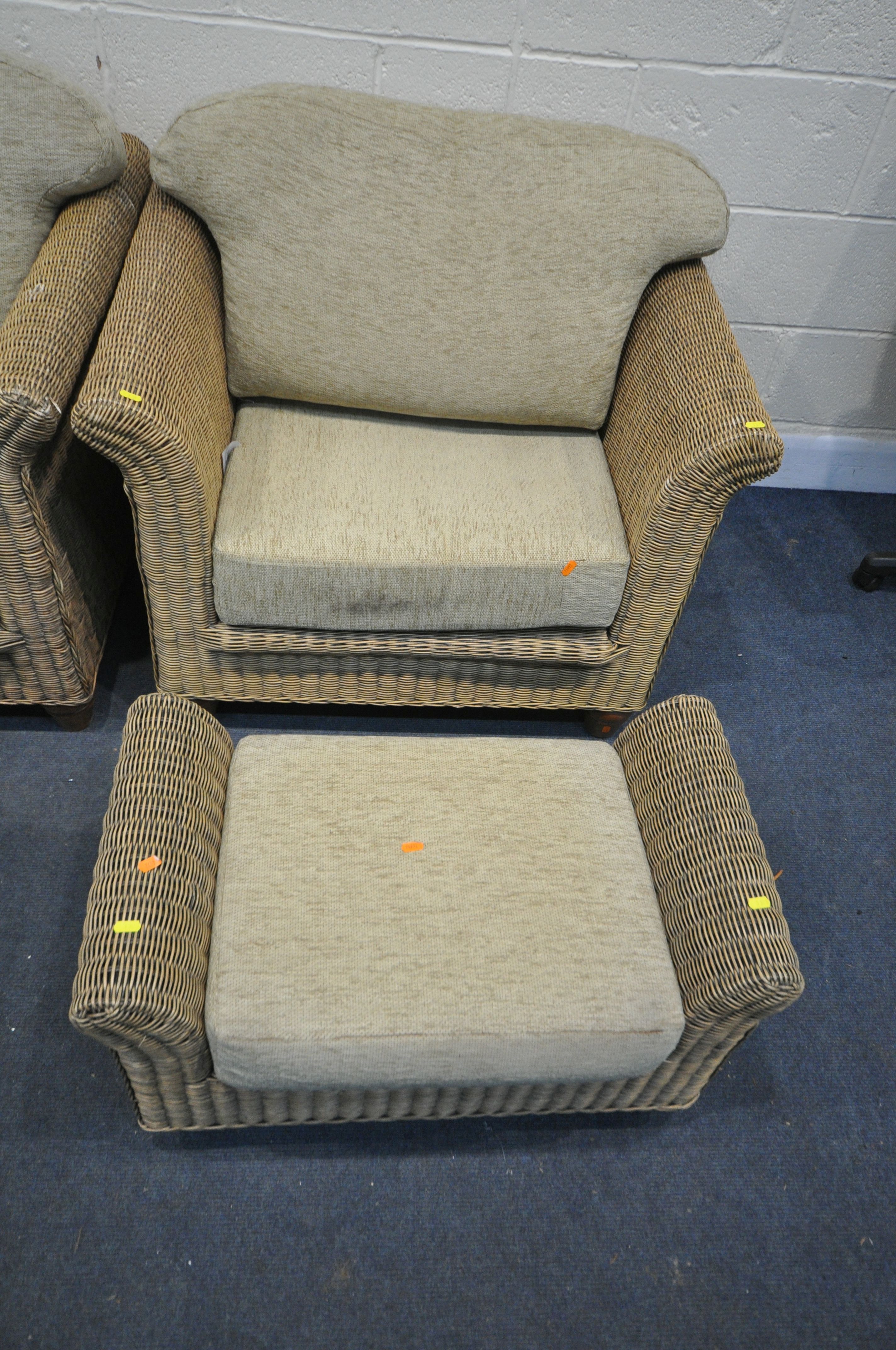 A WICKER SIX PIECE CONSERVATORY SUITE, comprising a two seater sofa, length 152cm, two armchairs, - Image 4 of 5