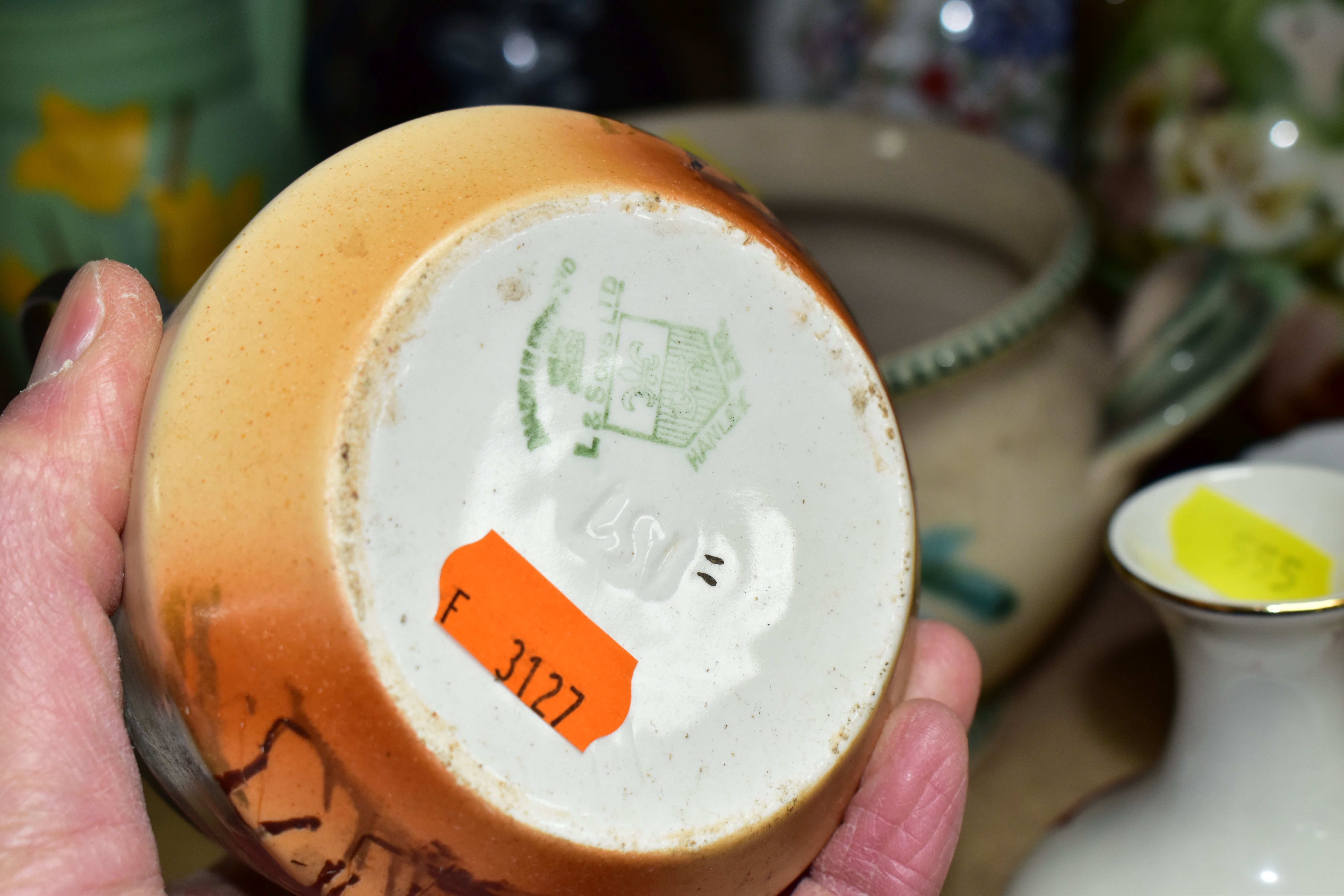 A QUANTITY OF CERAMICS, comprising Crown Devon Blush Ivory teapot stand, cake stand, fruit bowl, - Image 10 of 12