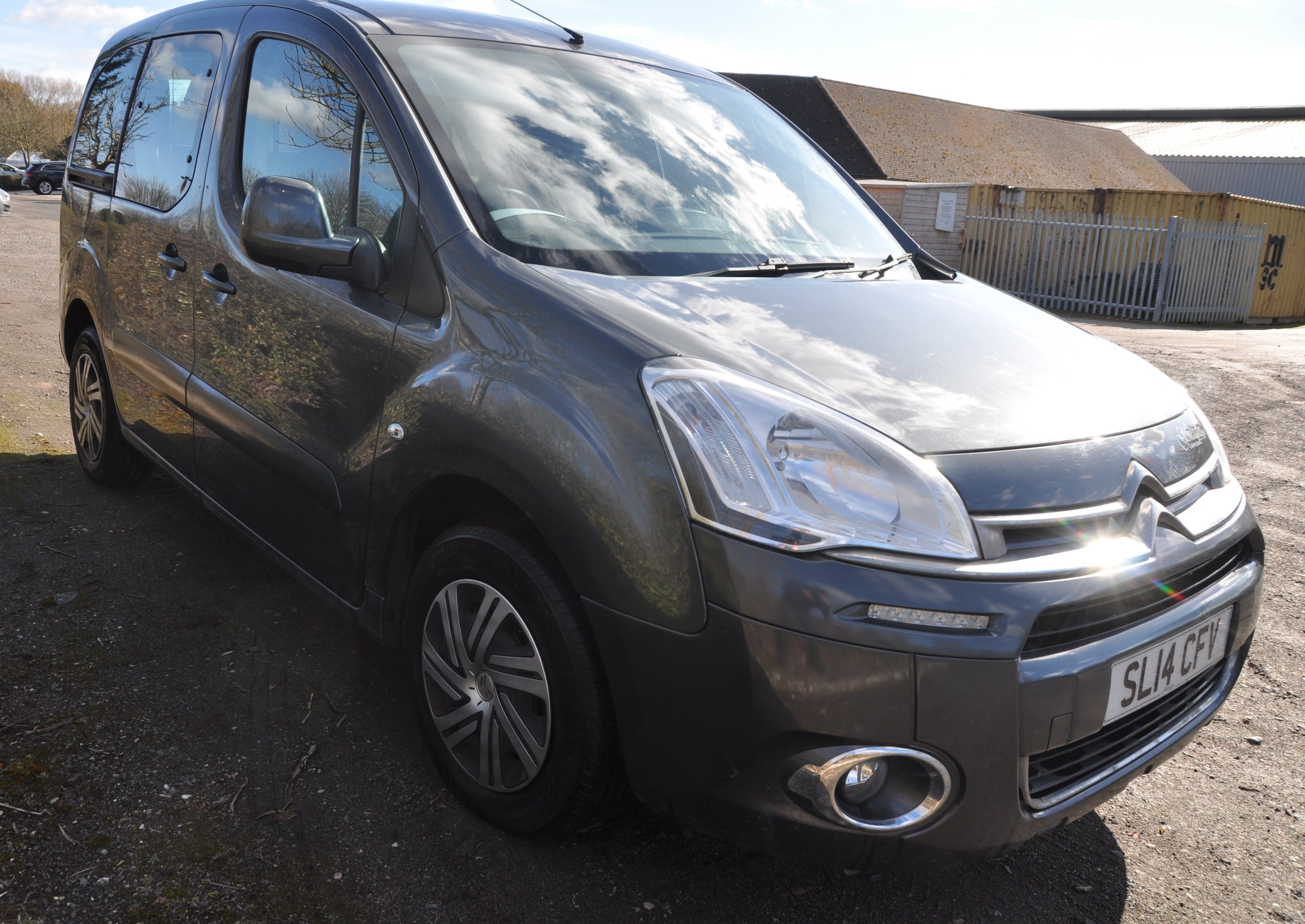 A 2014 CITROEN BERLINGO MULTISPACE GLENEAGLES CONVERSION in grey with two front and one rear seat - Image 3 of 11