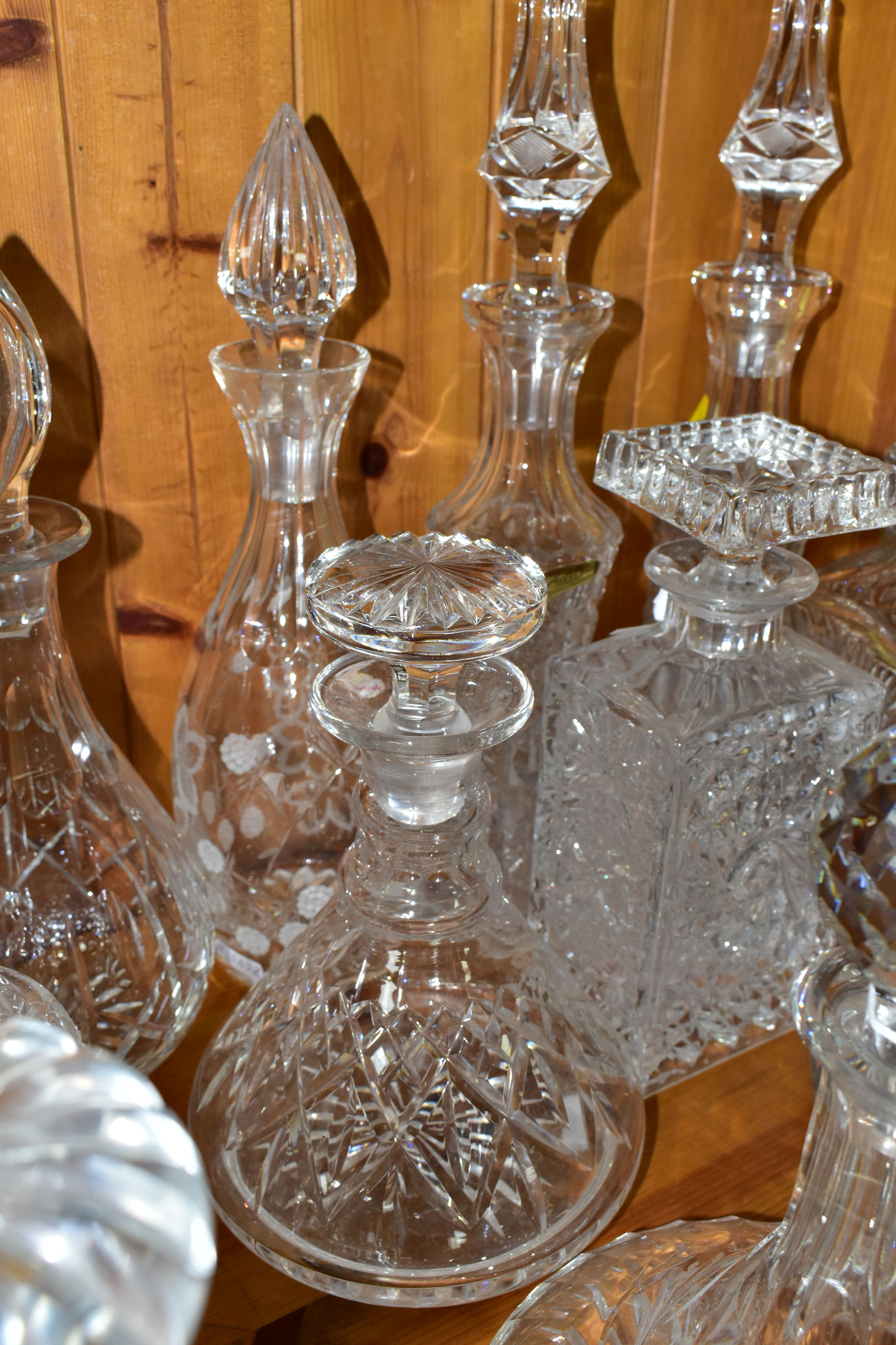 A COLLECTION OF CUT CRYSTAL AND OTHER GLASSWARES, over forty pieces to include twelve decanters: - Image 5 of 8