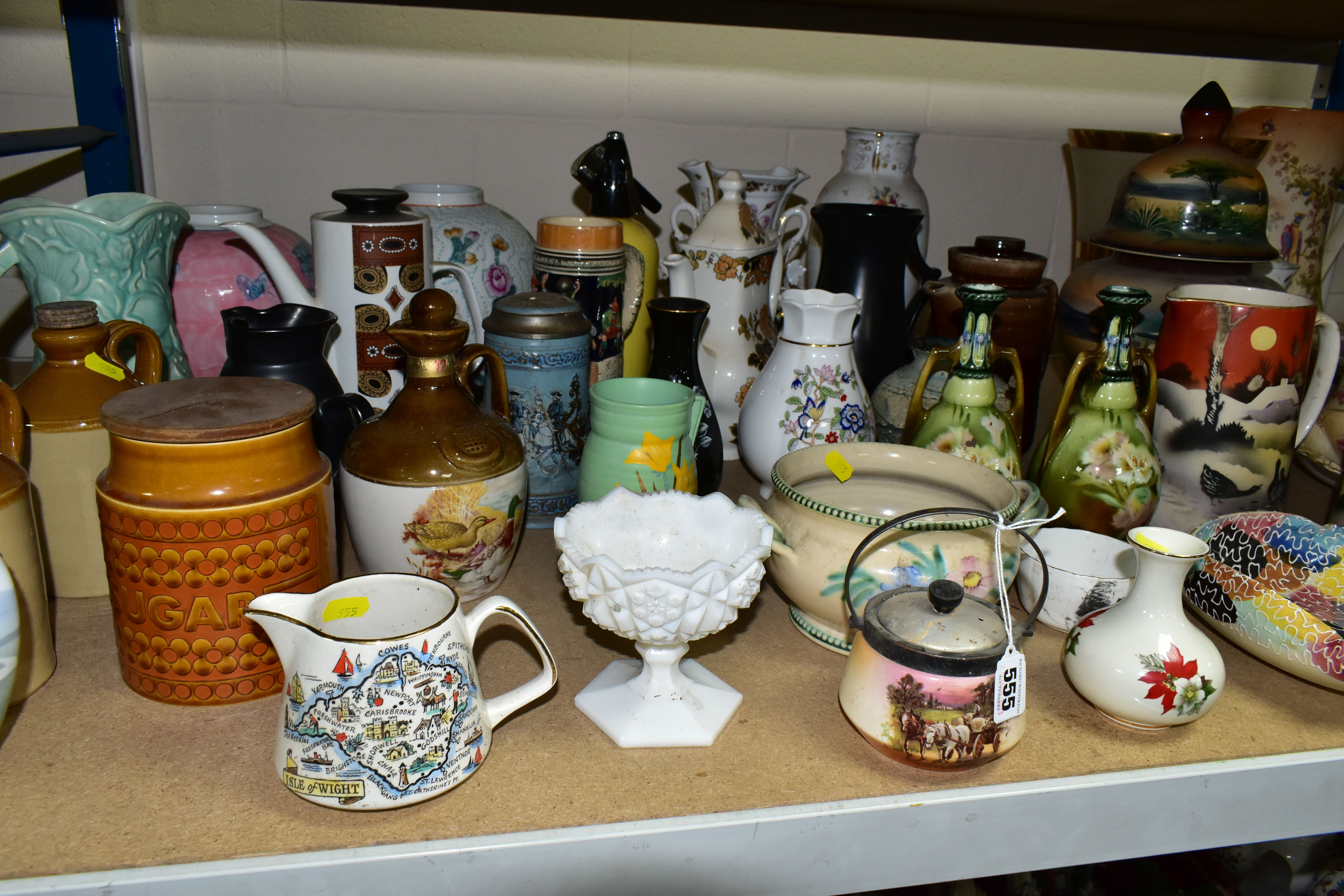 A QUANTITY OF CERAMICS, comprising Crown Devon Blush Ivory teapot stand, cake stand, fruit bowl,