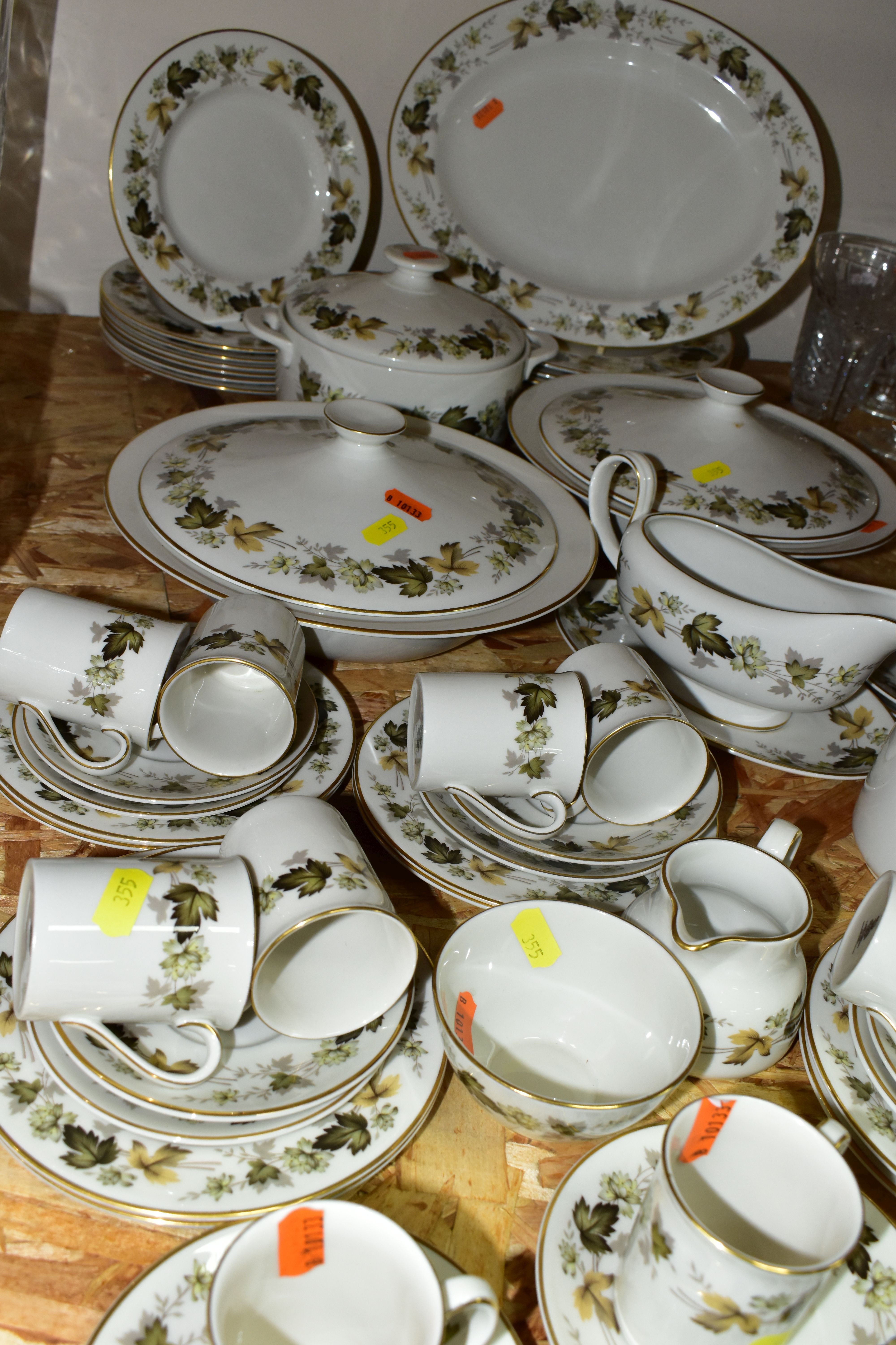 A ROYAL DOULTON 'LARCHMONT' PATTERN DINNER AND COFFEE SET, comprising two covered tureens, one - Image 3 of 5